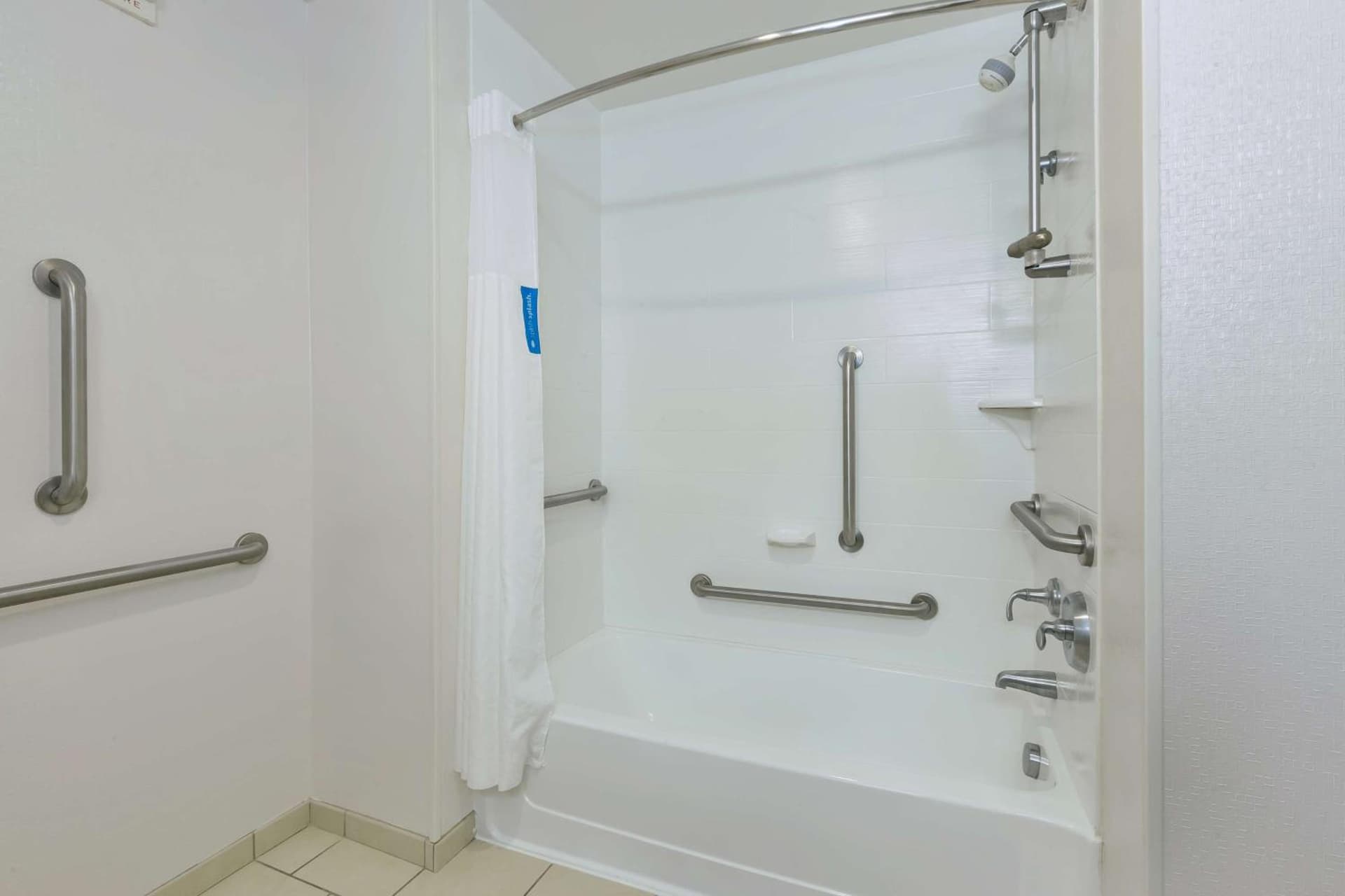Hampton Inn and Suites Flint/Grand Blanc gallery photo in Flint, MI — image 30