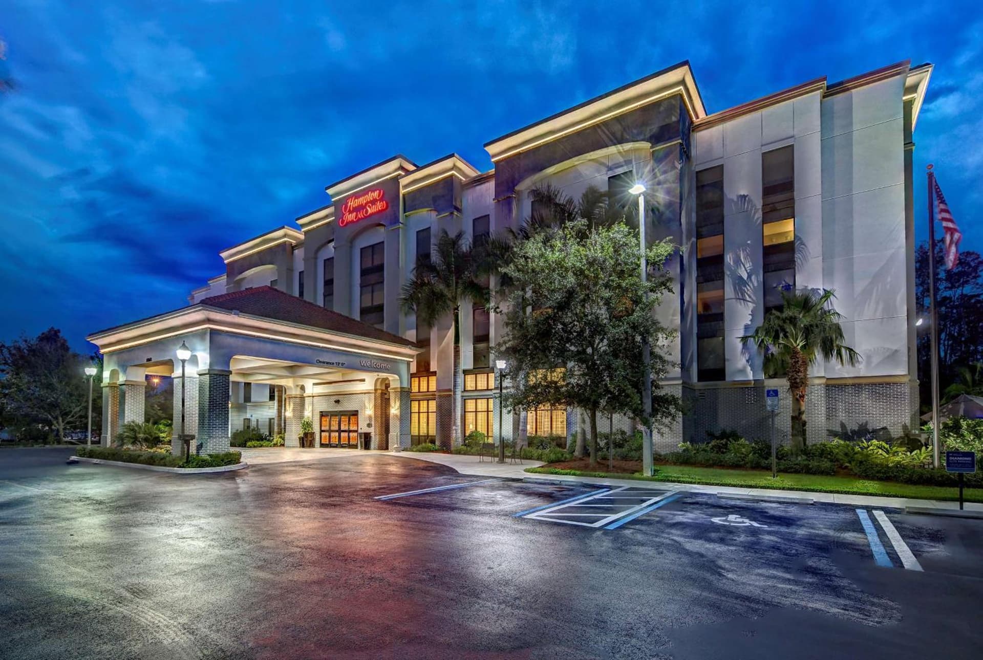 Hampton Inn & Suites Fort Myers Estero — hotel in Estero, Florida