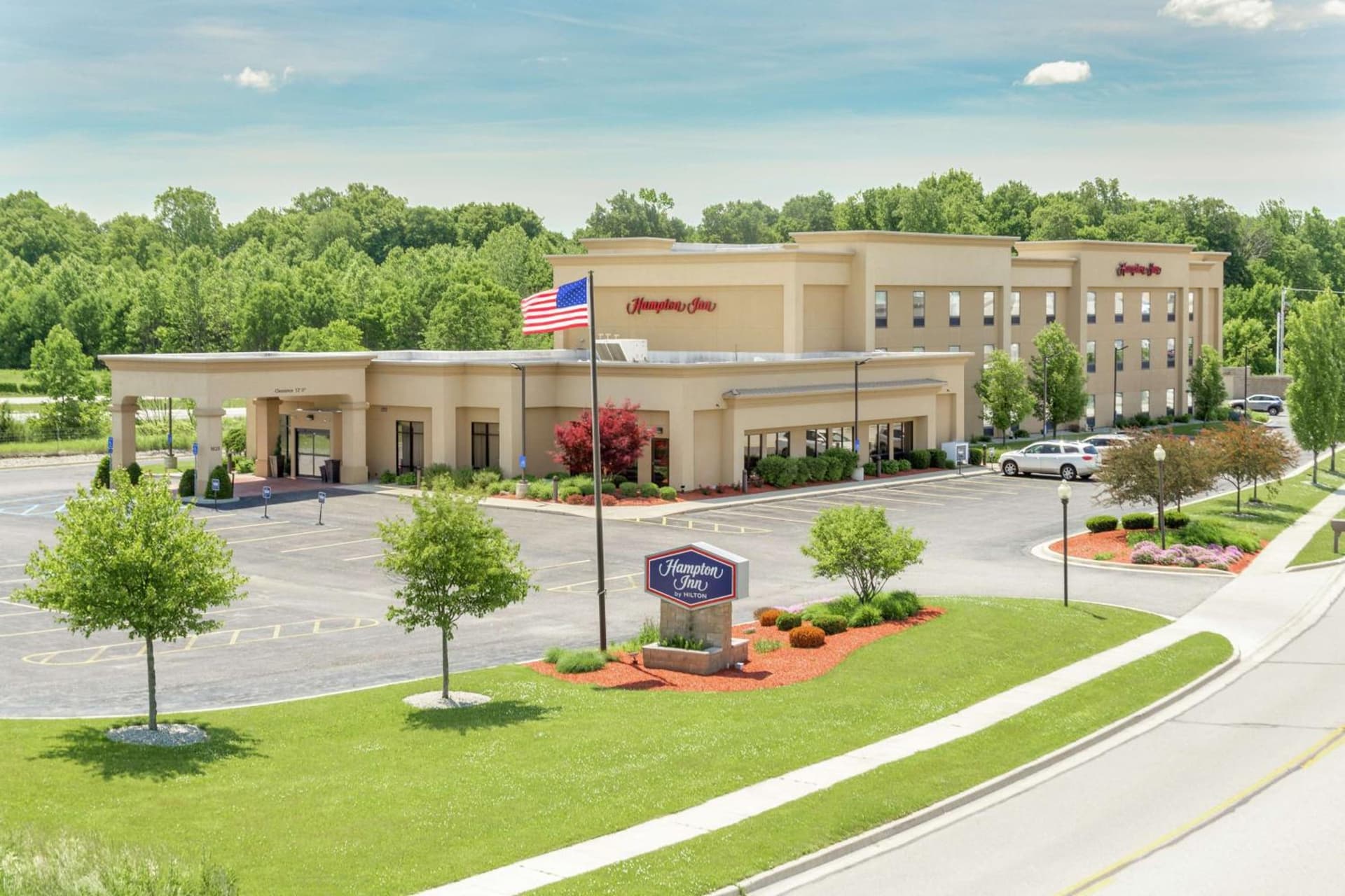 Hampton Inn Auburn property views in Auburn, IN — gallery photo 3