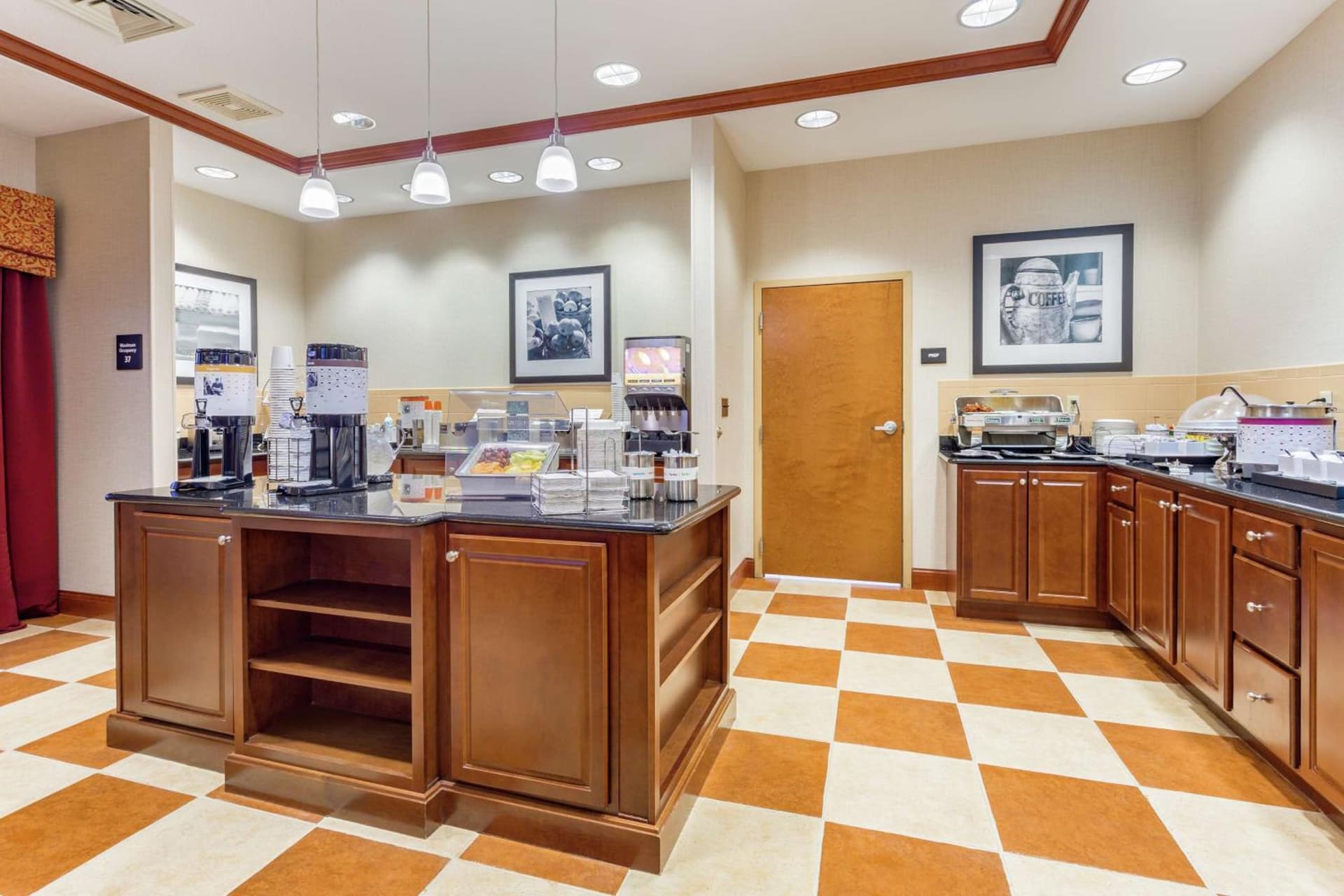 Hampton Inn Auburn gallery photo in Auburn, IN — image 17
