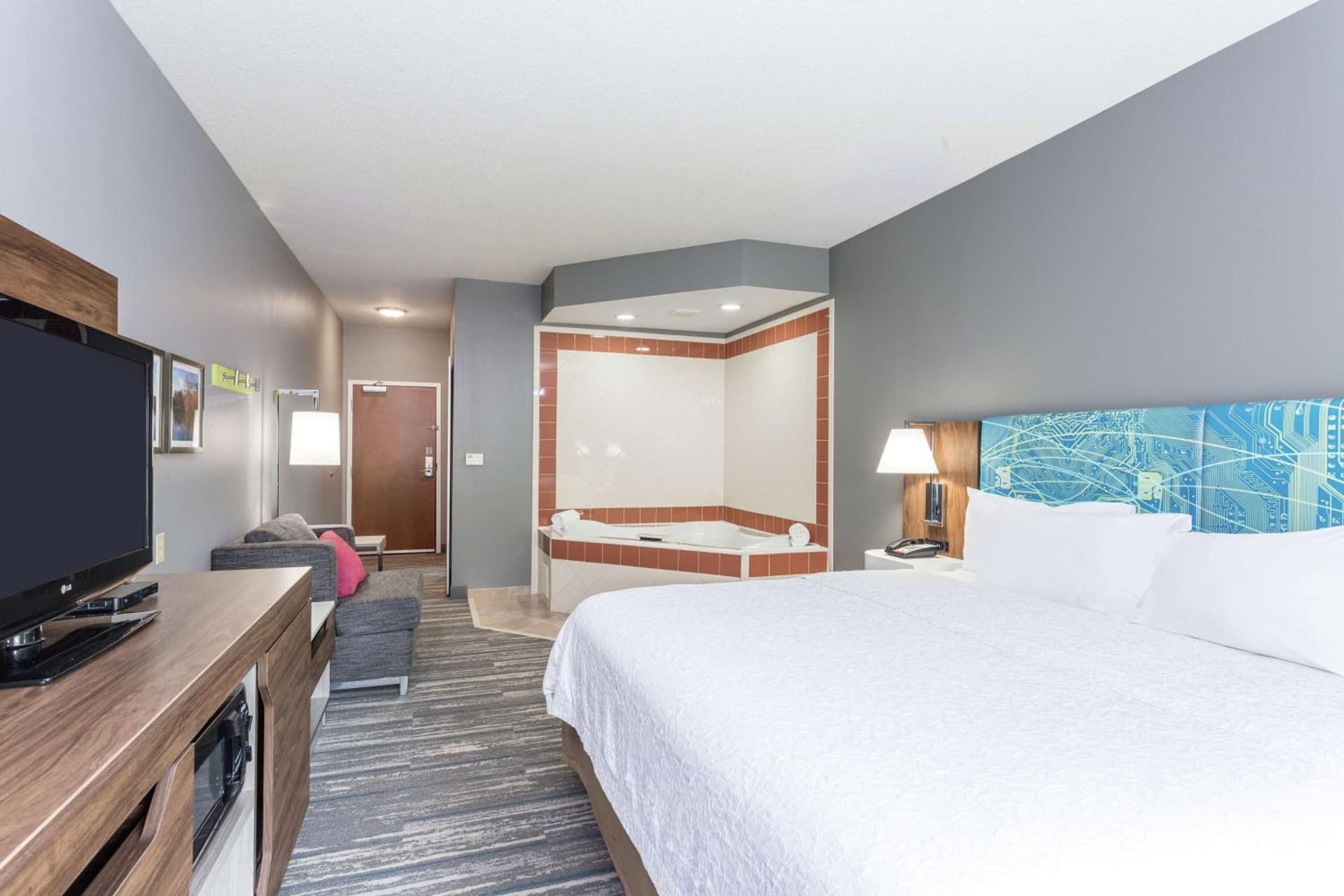 Hampton Inn Auburn gallery photo in Auburn, IN — image 11