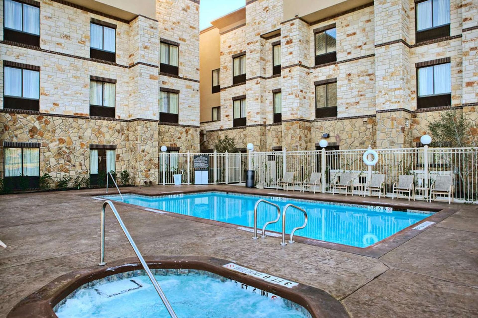 Hampton Inn & Suites - Mansfield property views in Mansfield, TX — gallery photo 3