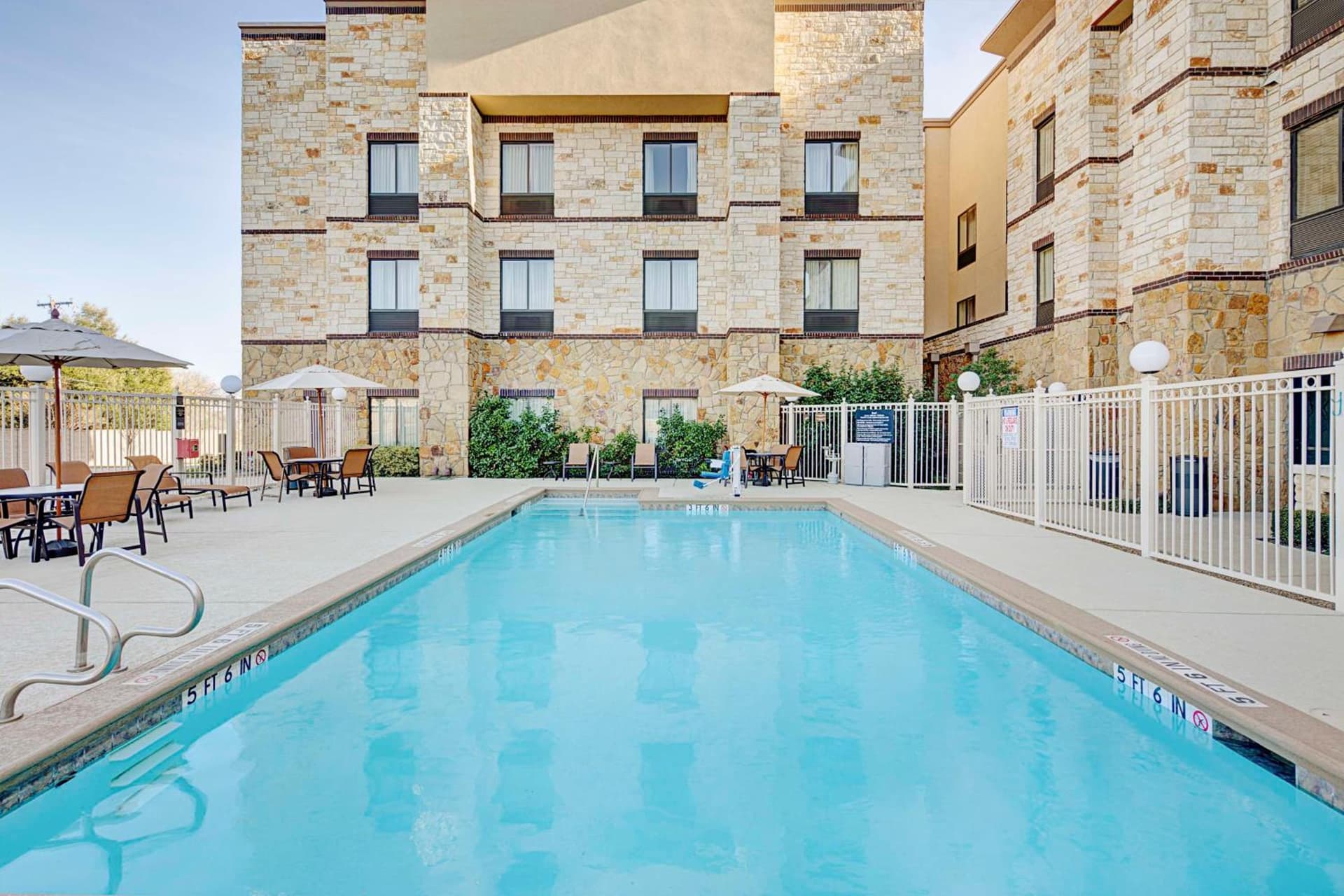 Hampton Inn & Suites - Mansfield gallery photo in Mansfield, TX — image 15