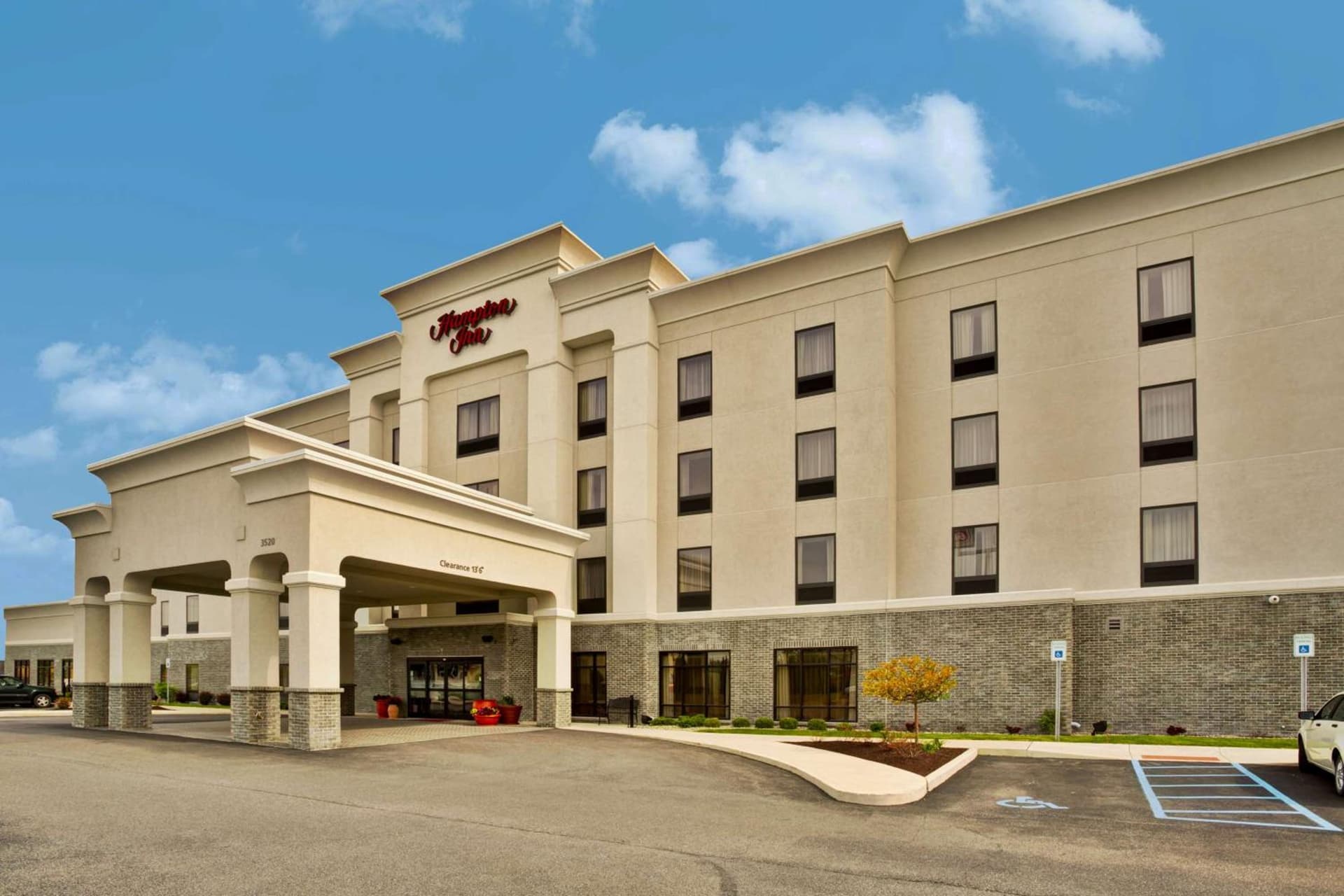 Hampton Inn Ft Wayne featured exterior or lobby in Fort Wayne, IN — similar hotel
