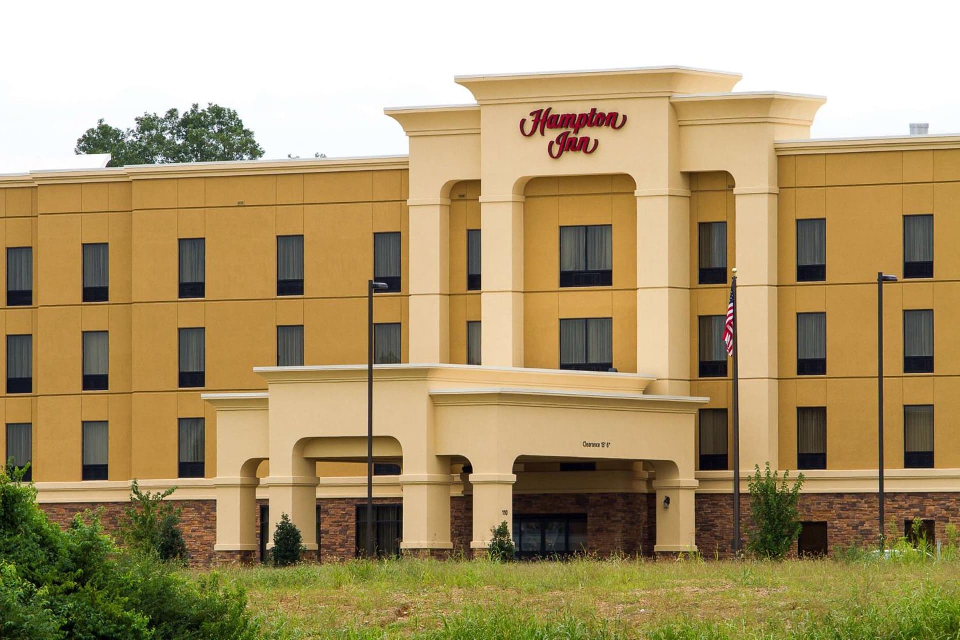 Hampton Inn Fayetteville property views in Fayetteville, TN — gallery photo 3