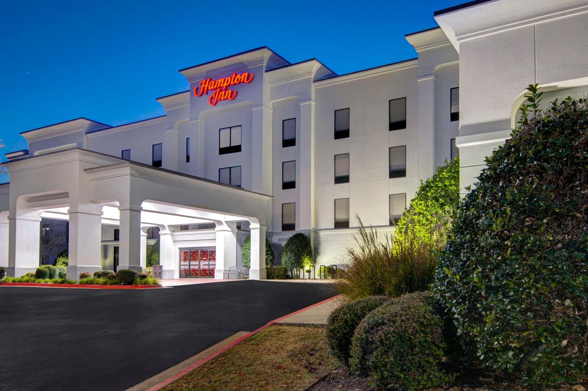 Hampton Inn Fayetteville interior in Fayetteville, AR — gallery photo 2