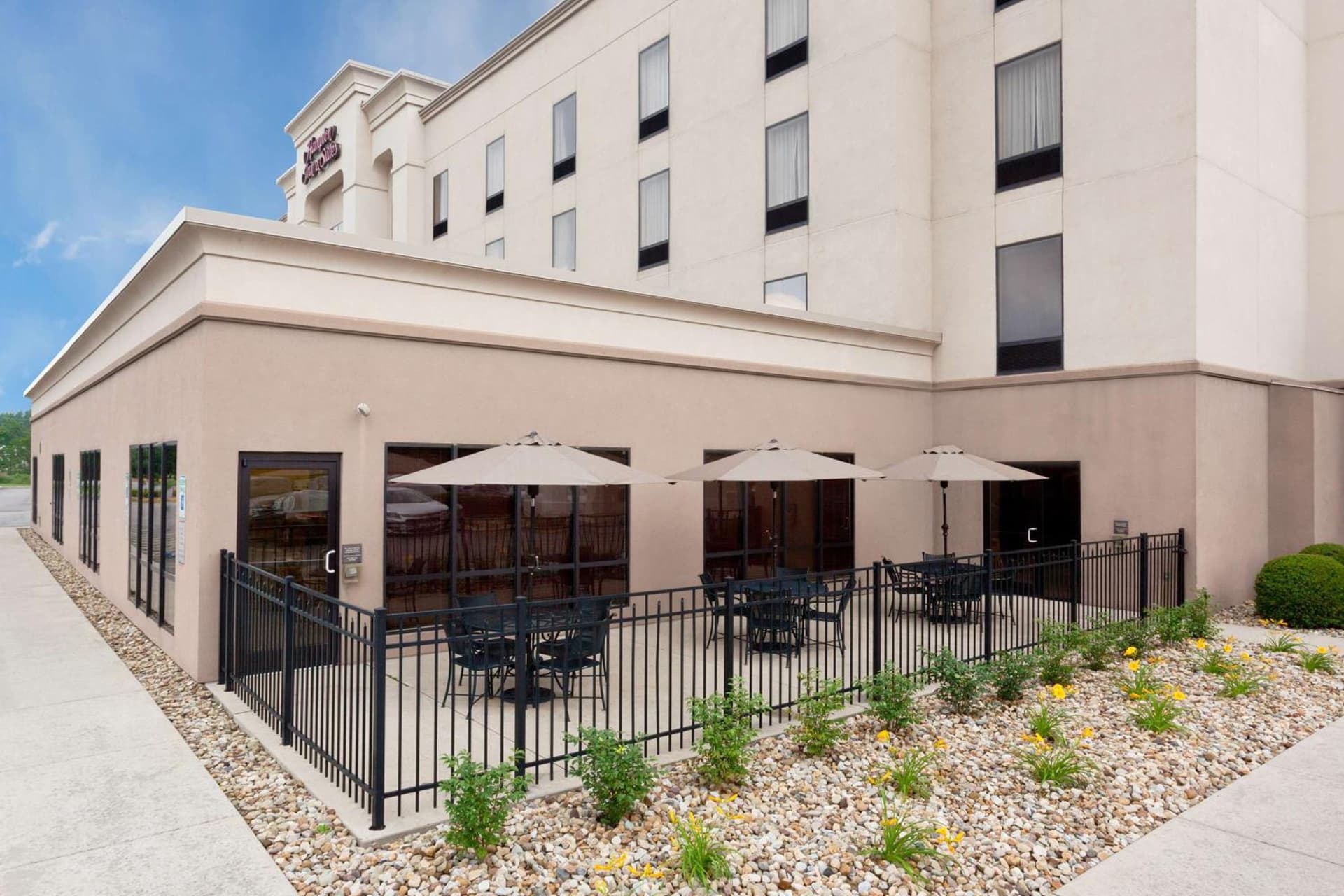 Hampton Inn & Suites Grove City gallery photo in Grove City, PA — image 4