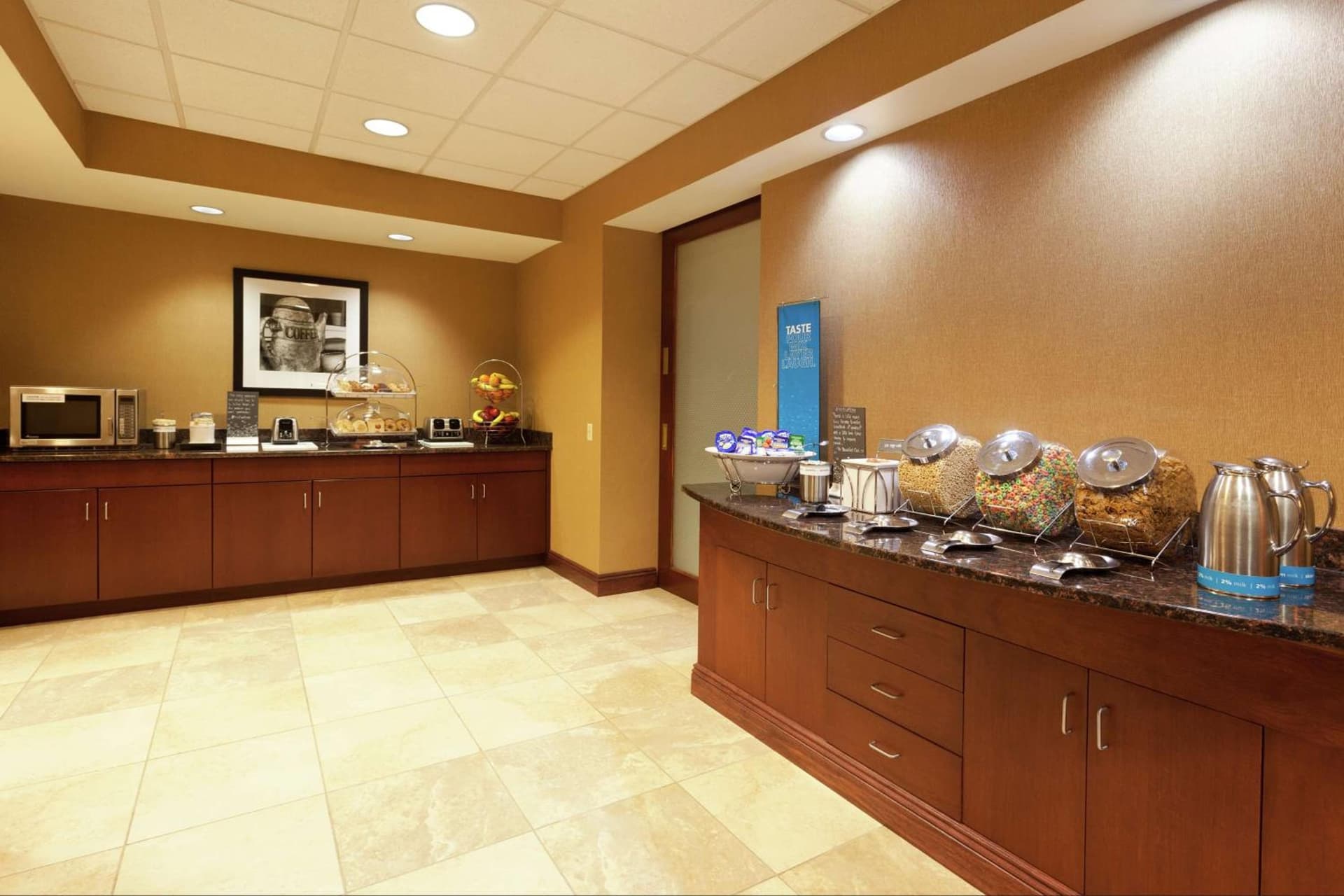 Hampton Inn & Suites Grove City gallery photo in Grove City, PA — image 6