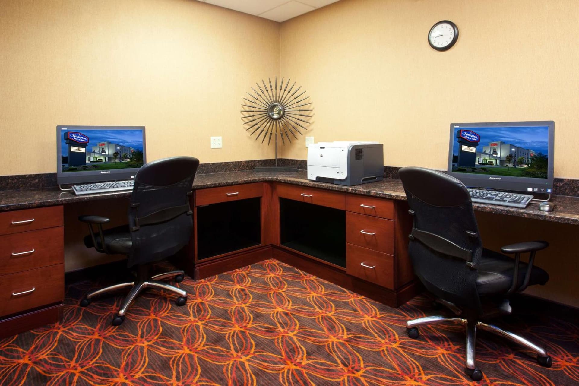 Hampton Inn & Suites Grove City gallery photo in Grove City, PA — image 12