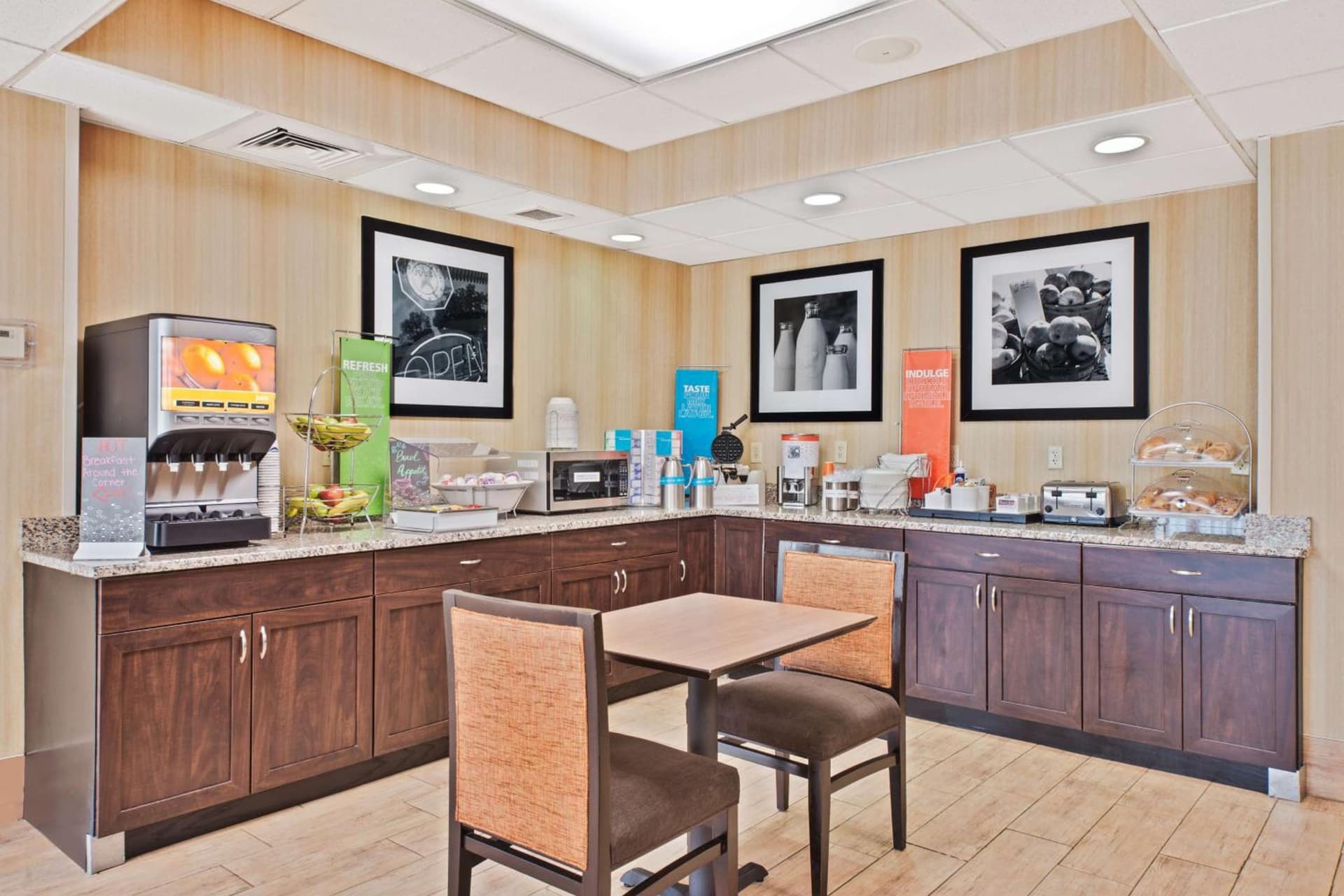 Hampton Inn Huntington/Barboursville gallery photo in Barboursville, WV — image 27