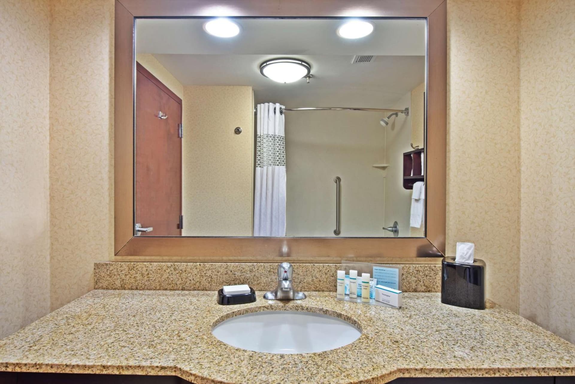 Hampton Inn Huntington/Barboursville gallery photo in Barboursville, WV — image 7