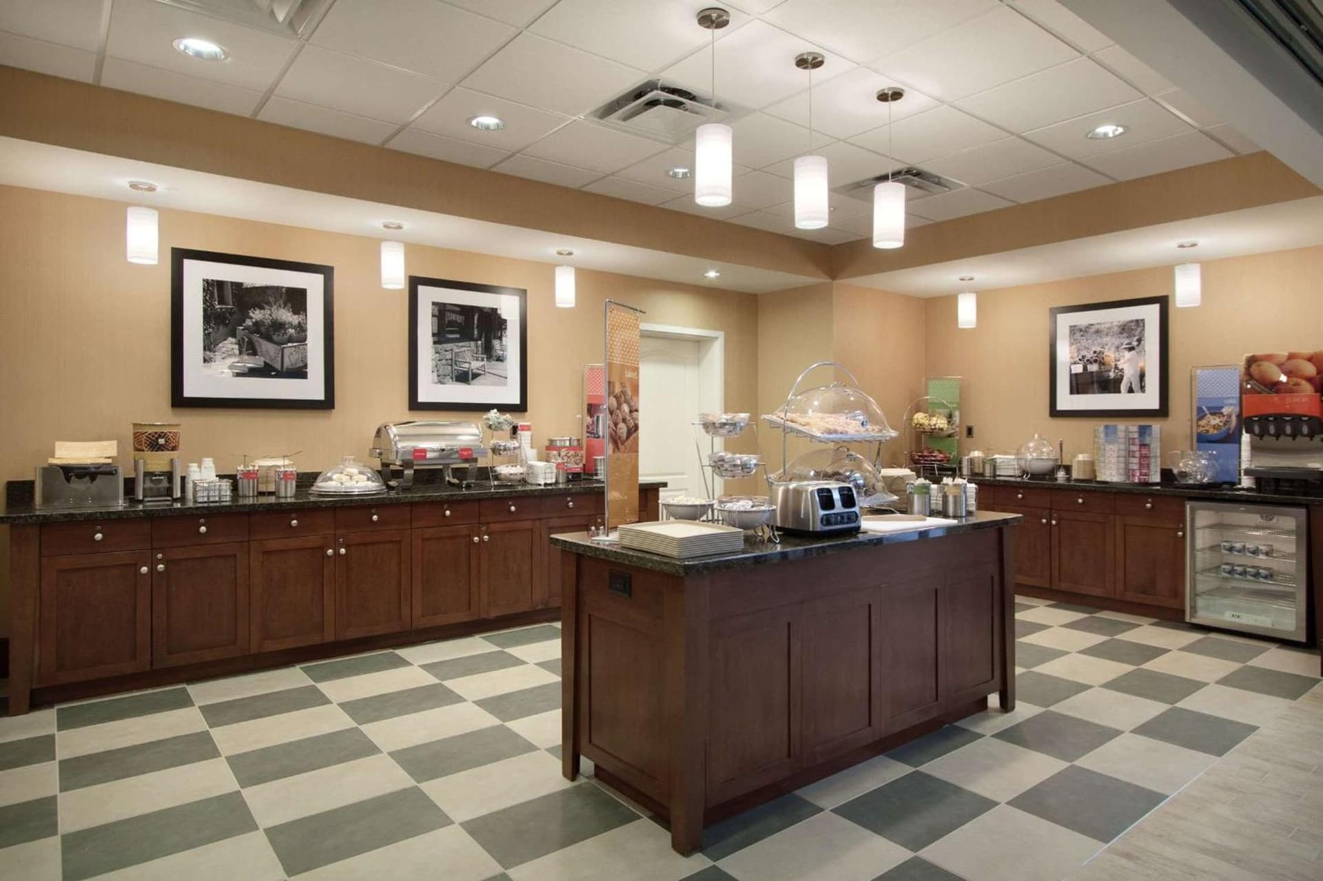 Hampton Inn & Suites Charles Town gallery photo in Charles Town, WV — image 8