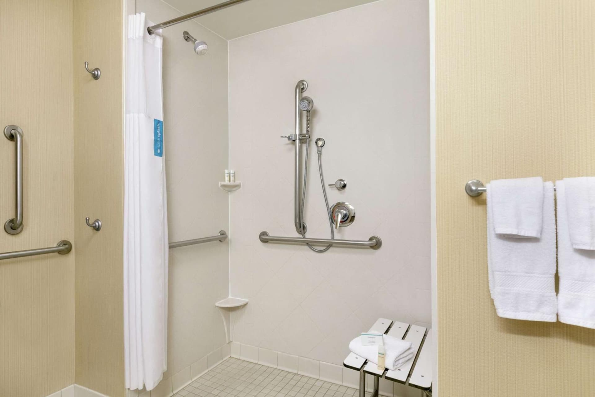 Hampton Inn & Suites Charles Town gallery photo in Charles Town, WV — image 15