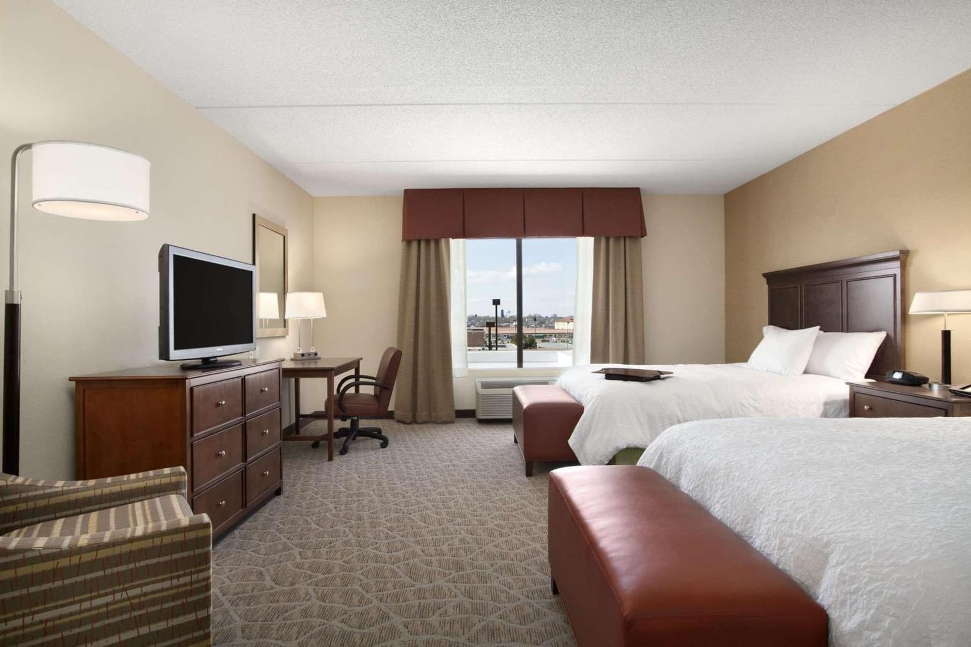 Hampton Inn & Suites Charles Town gallery photo in Charles Town, WV — image 17