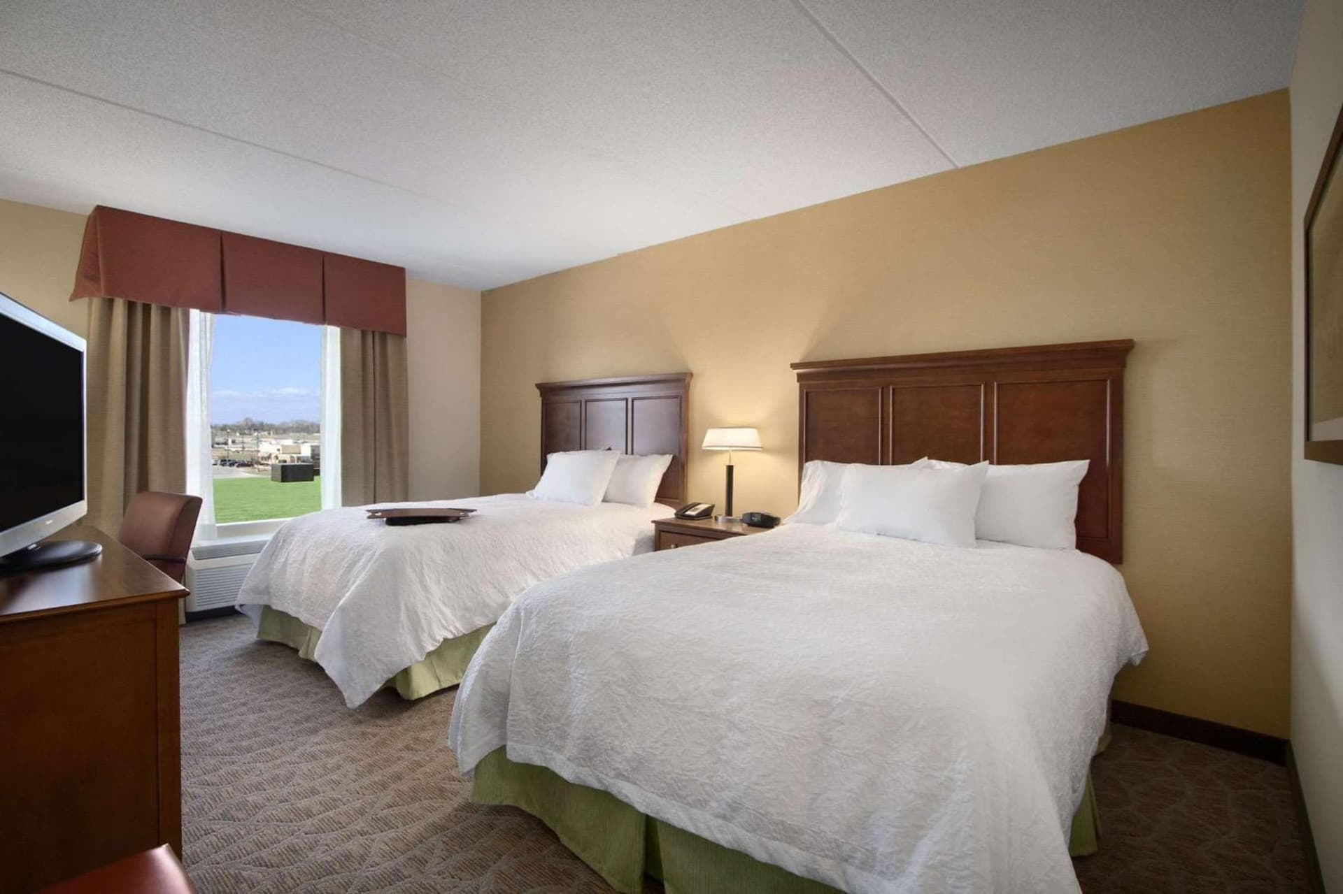 Hampton Inn & Suites Charles Town gallery photo in Charles Town, WV — image 11