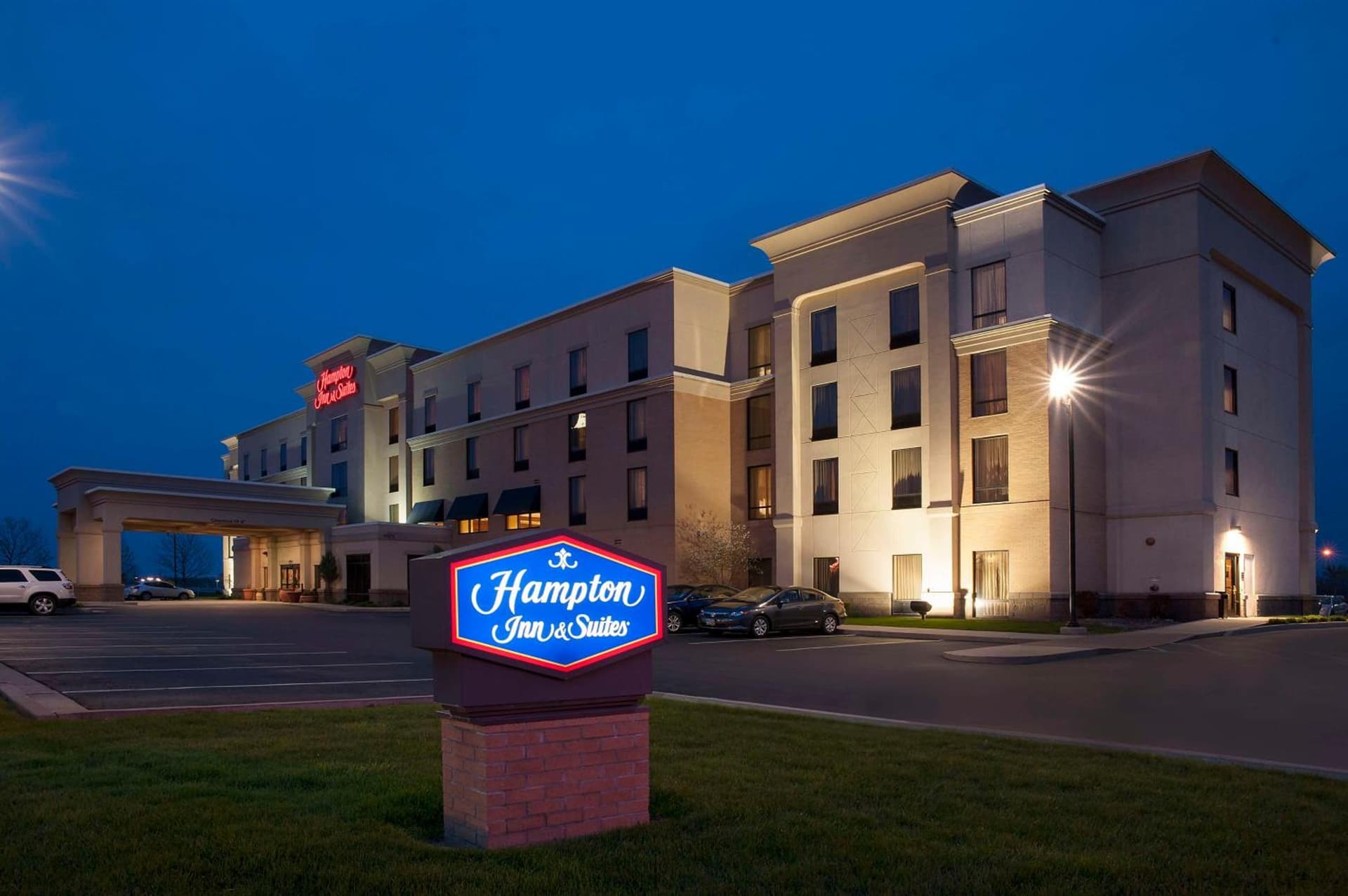 Hampton Inn and Suites Indianapolis-Fishers interior in Fishers, IN — gallery photo 2