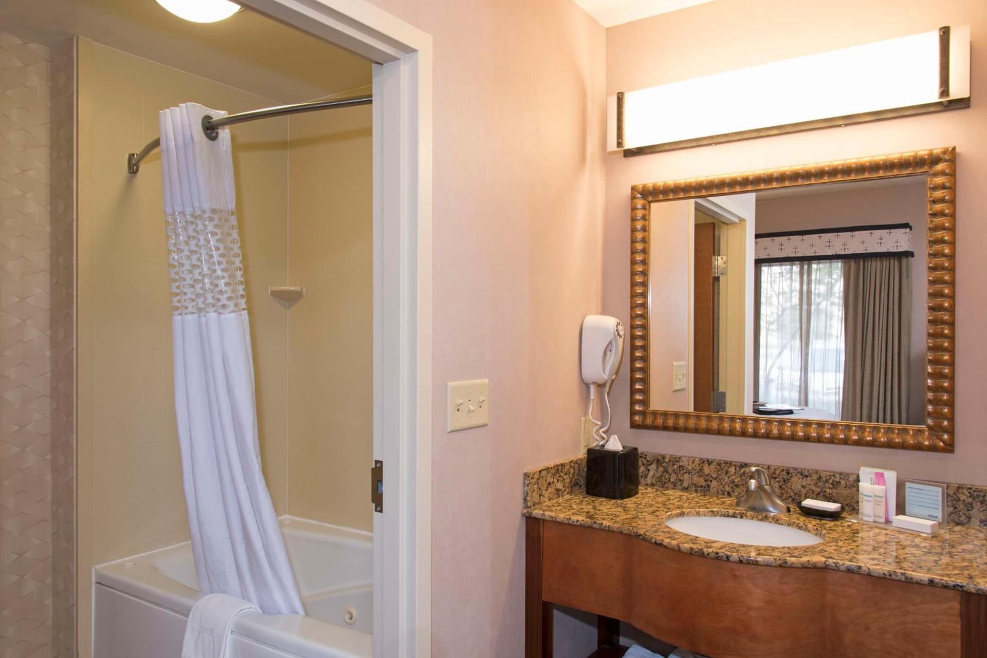 Hampton Inn and Suites Indianapolis-Fishers gallery photo in Fishers, IN — image 28
