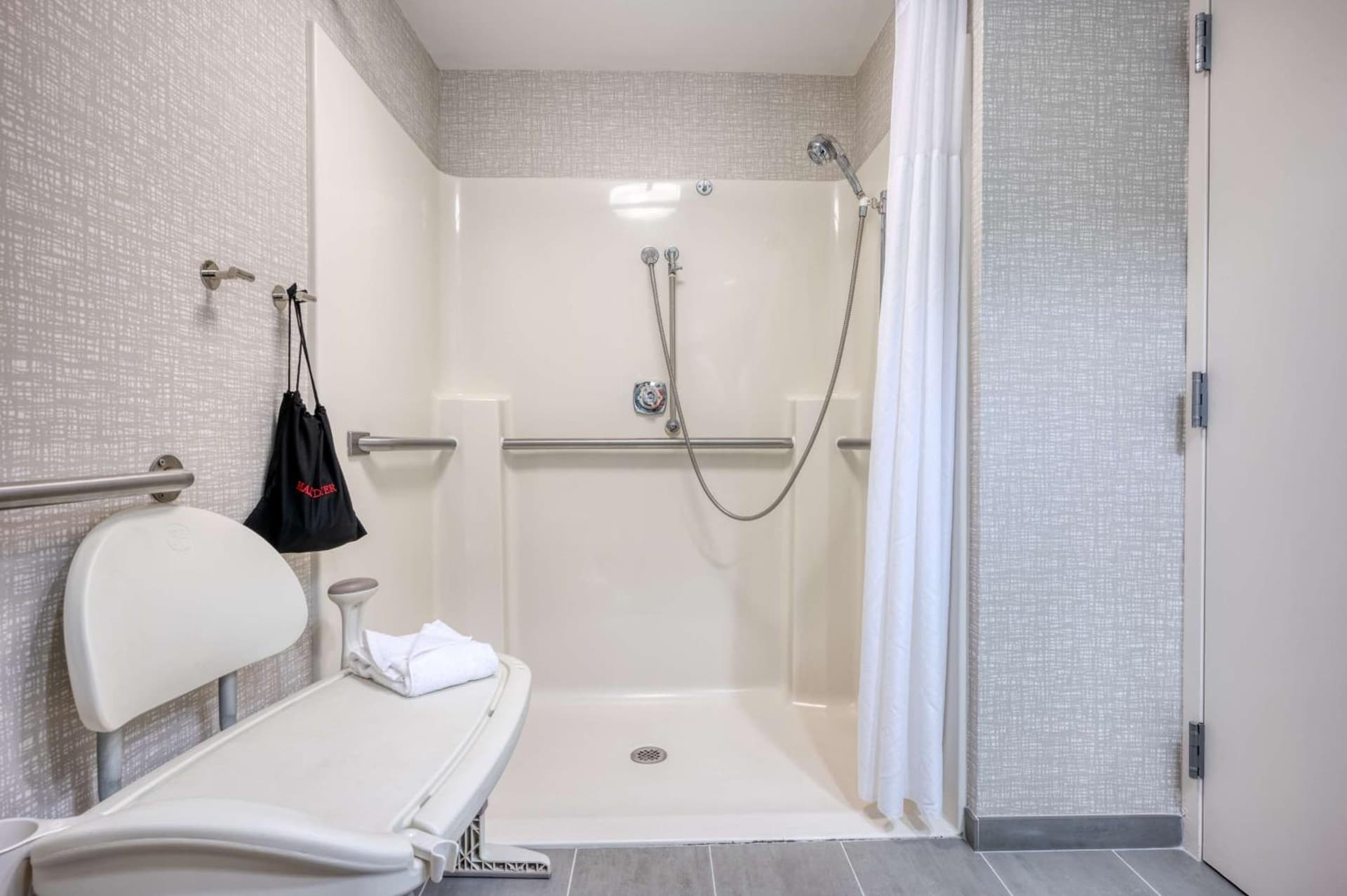 Hampton Inn Janesville gallery photo in Janesville, WI — image 6
