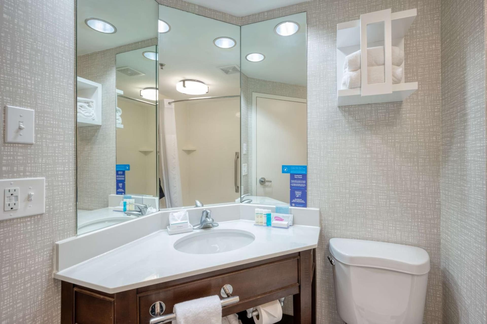 Hampton Inn Janesville gallery photo in Janesville, WI — image 14