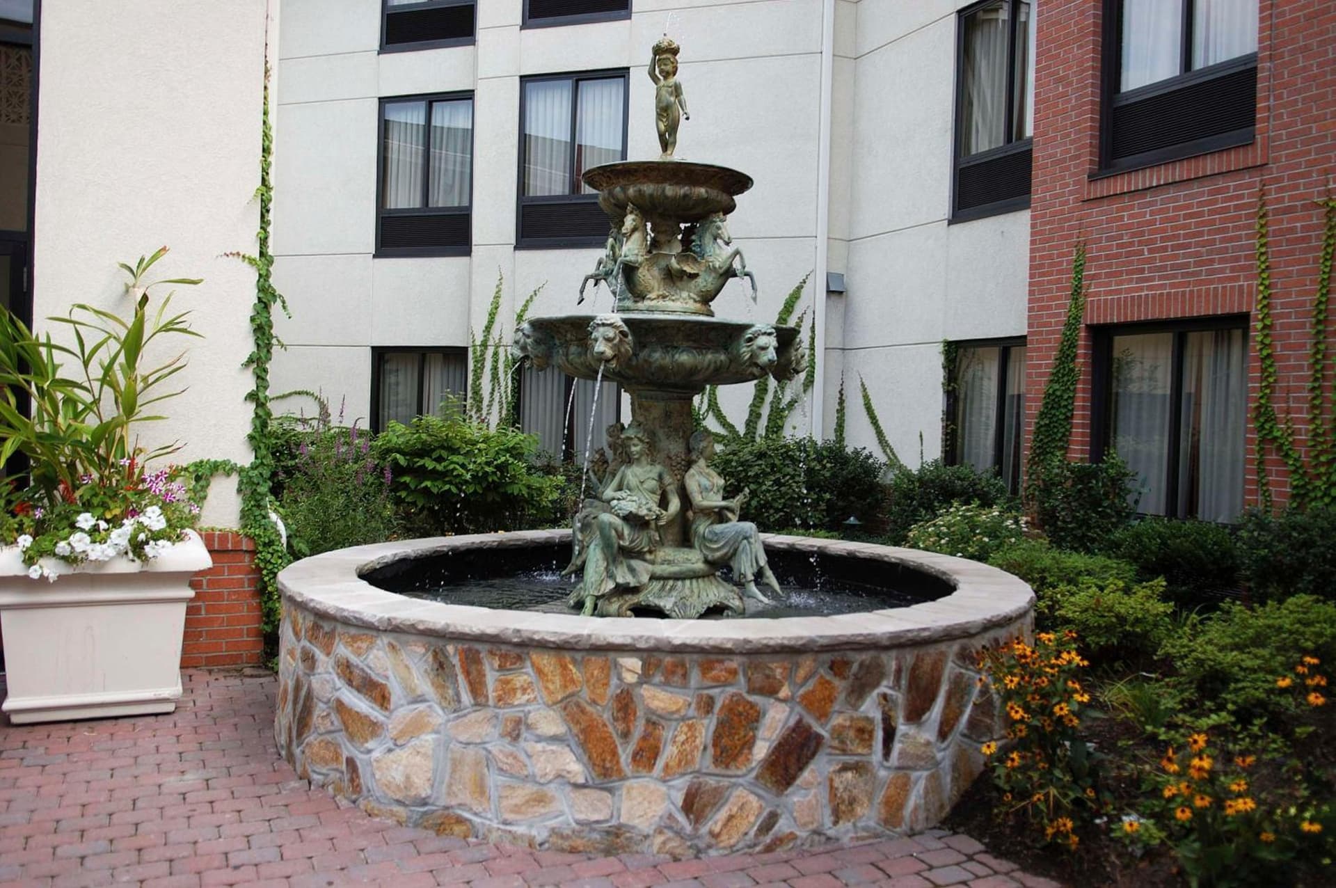 Hampton Inn & Suites Fairfield gallery photo in Fairfield — image 44