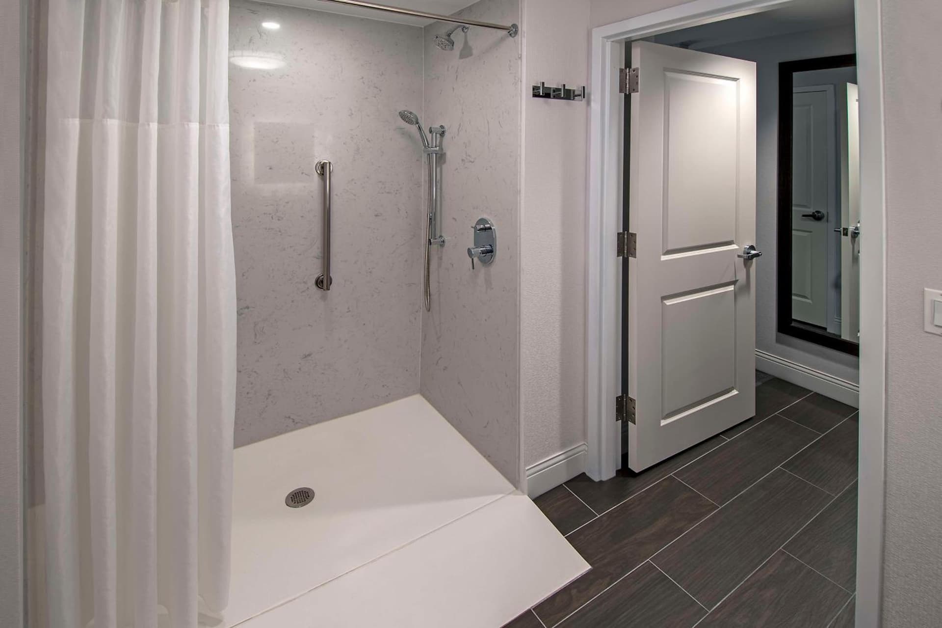 Hampton Inn & Suites Fairfield gallery photo in Fairfield — image 59