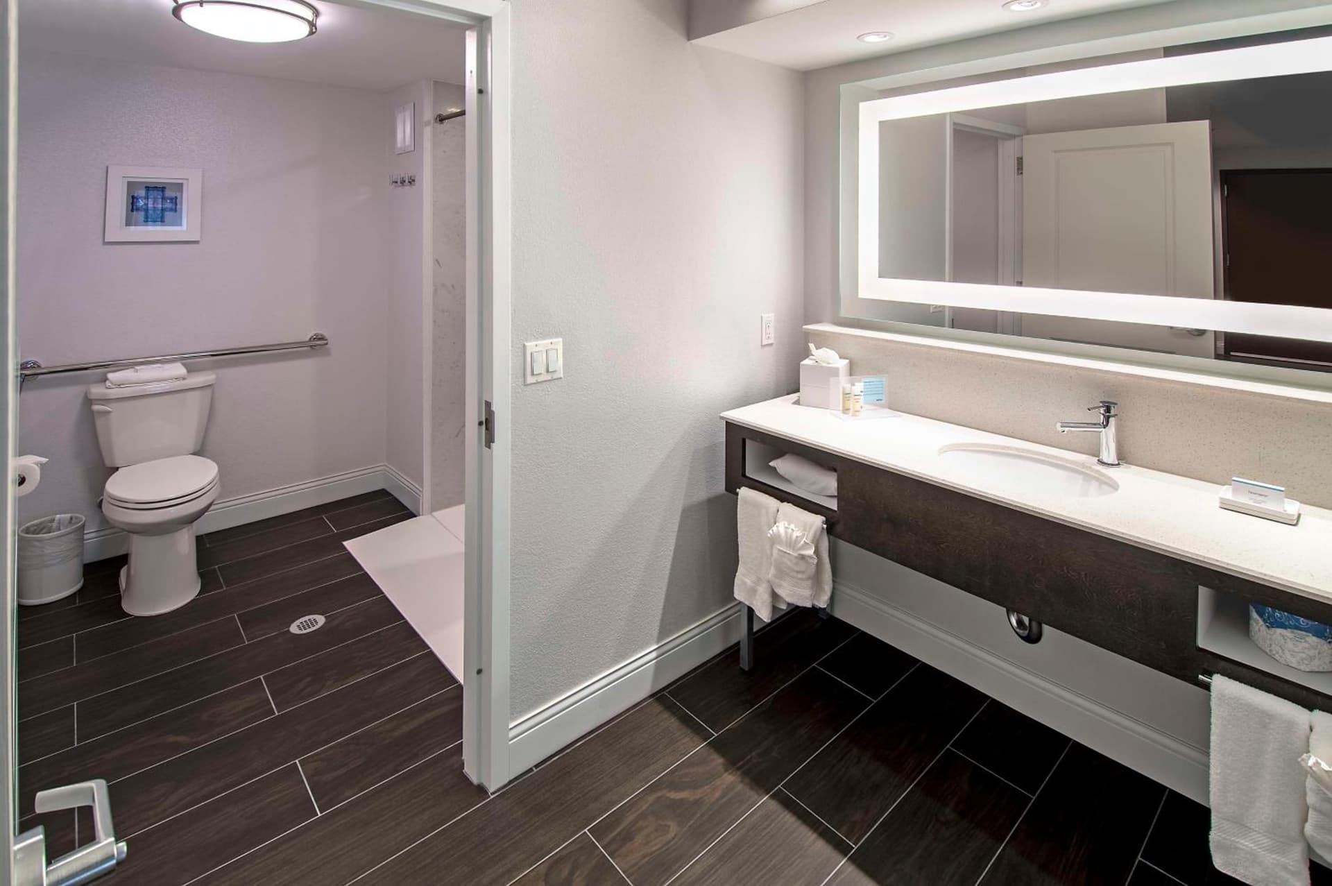 Hampton Inn & Suites Fairfield gallery photo in Fairfield — image 36