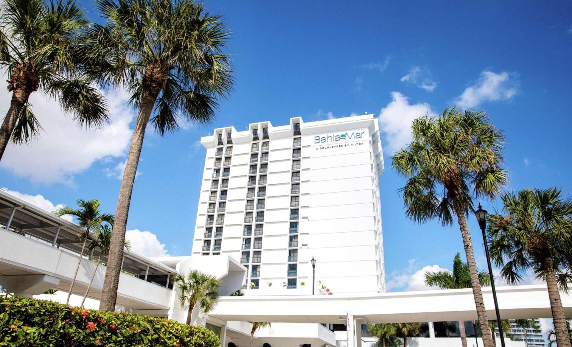 Bahia Mar Fort Lauderdale Beach - DoubleTree by Hilton interior in Fort Lauderdale, FL — gallery photo 2