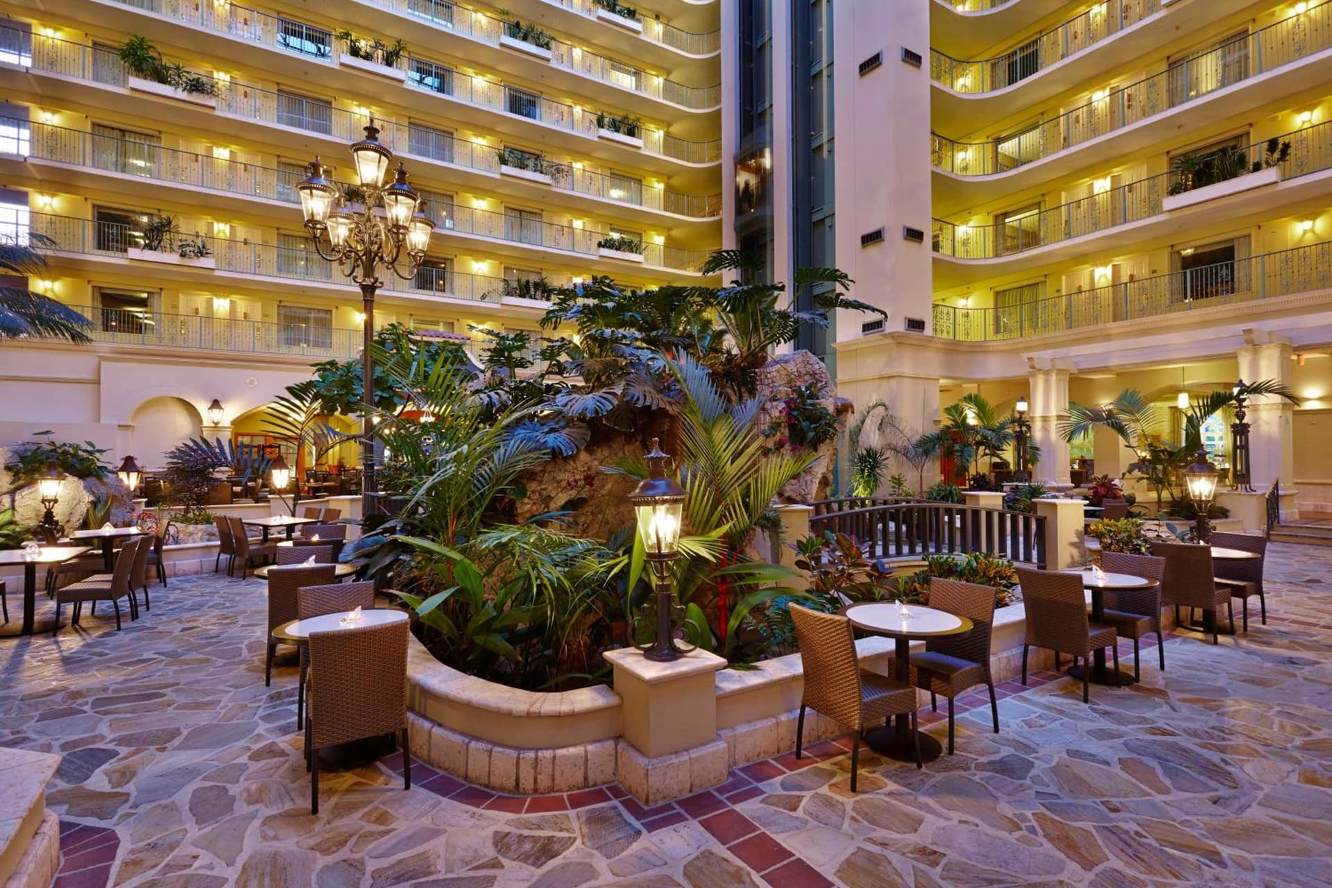 Embassy Suites by Hilton Fort Lauderdale 17th Street gallery photo in Fort Lauderdale, FL — image 15