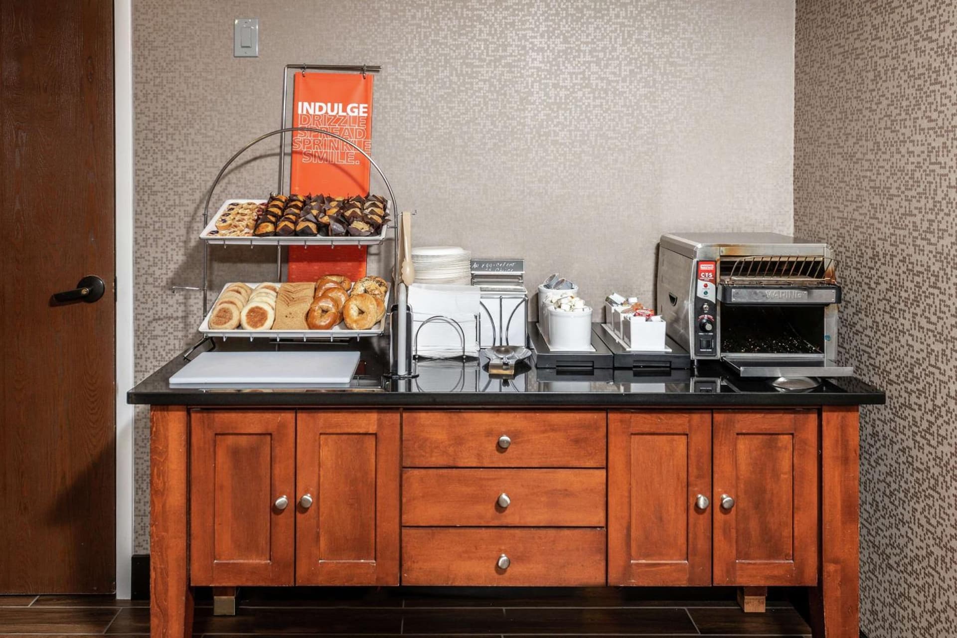 Hampton Inn Fall River/Westport gallery photo in North Westport, MA — image 40