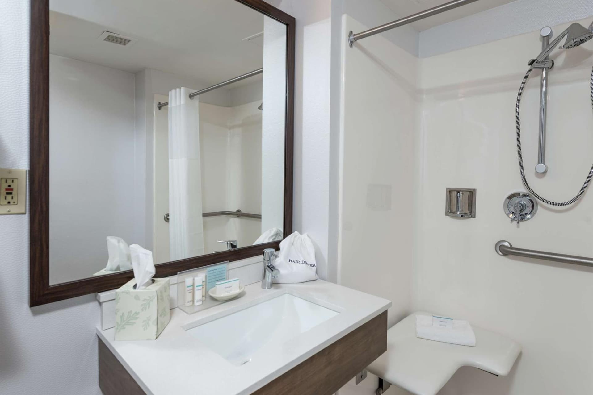 Hampton Inn Fall River/Westport gallery photo in North Westport, MA — image 7