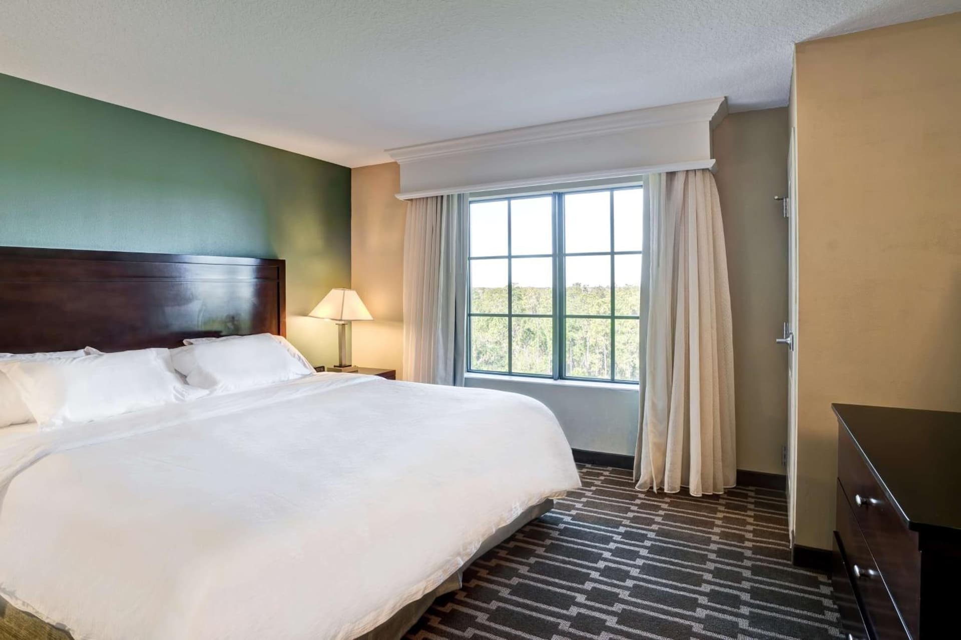 Embassy Suites Fort Myers - Estero gallery photo in Estero, FL — image 12