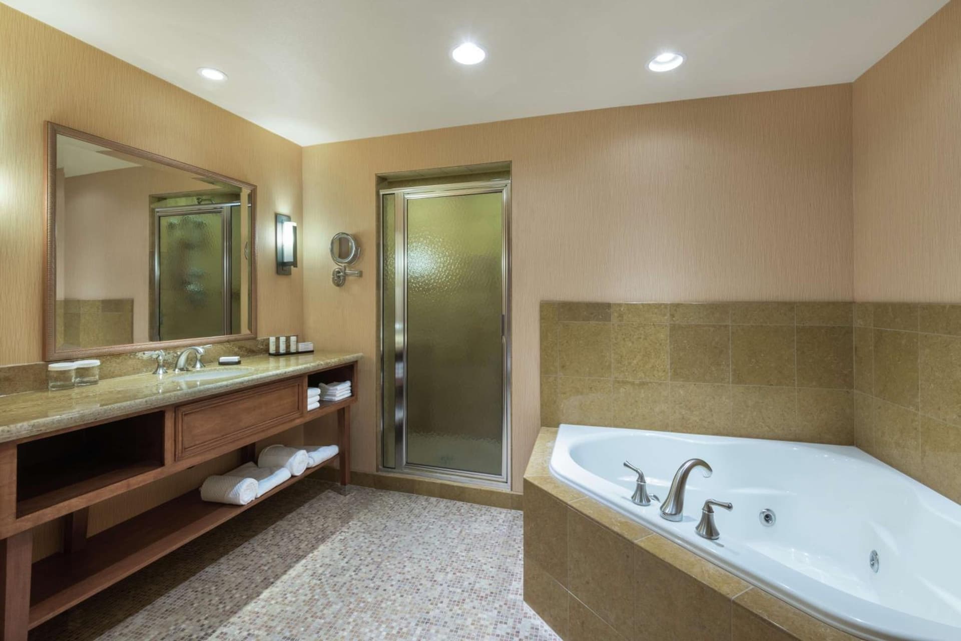 Embassy Suites Loveland Conference Center gallery photo in Loveland, CO — image 31