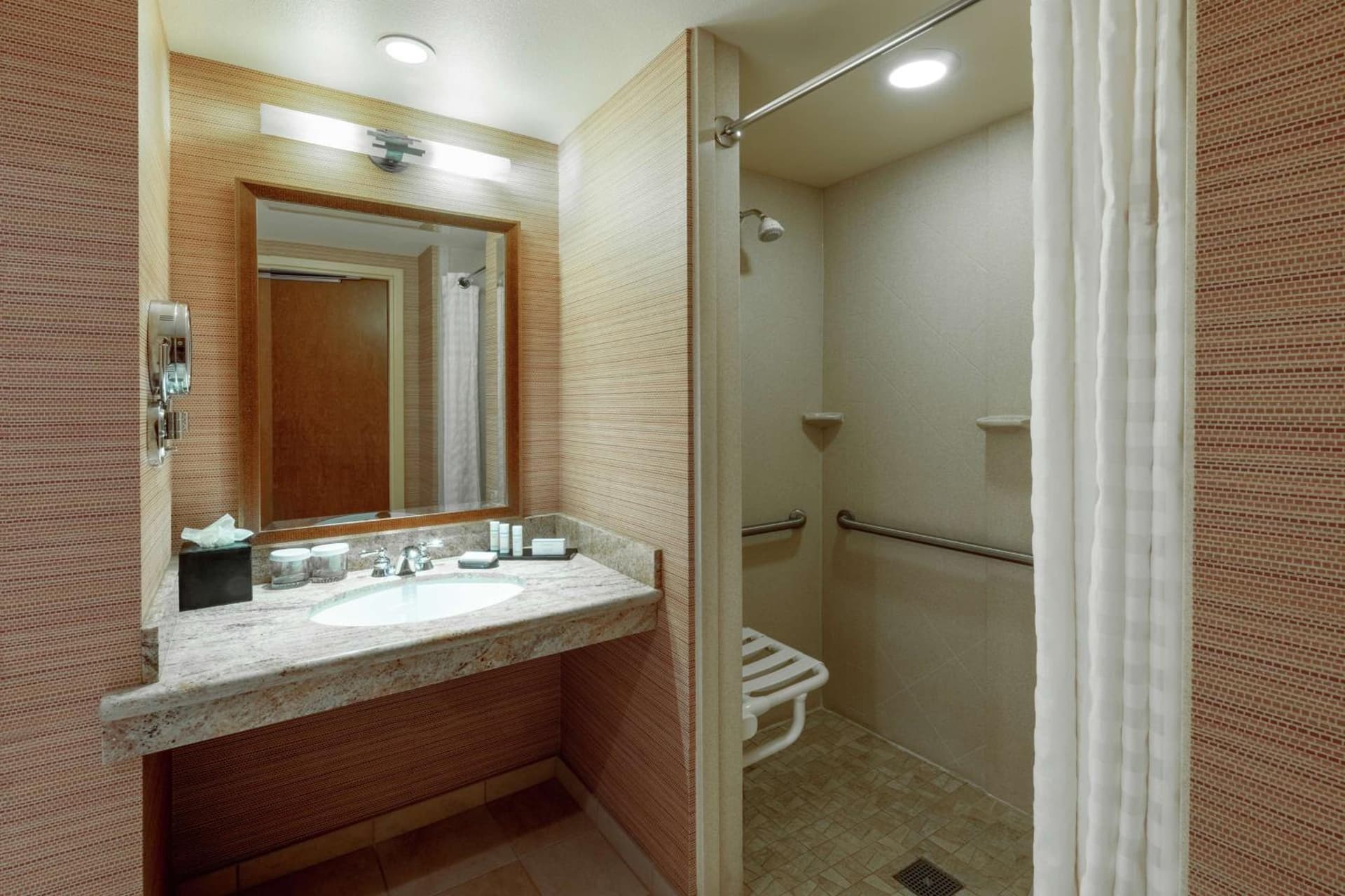 Embassy Suites Loveland Conference Center gallery photo in Loveland, CO — image 10