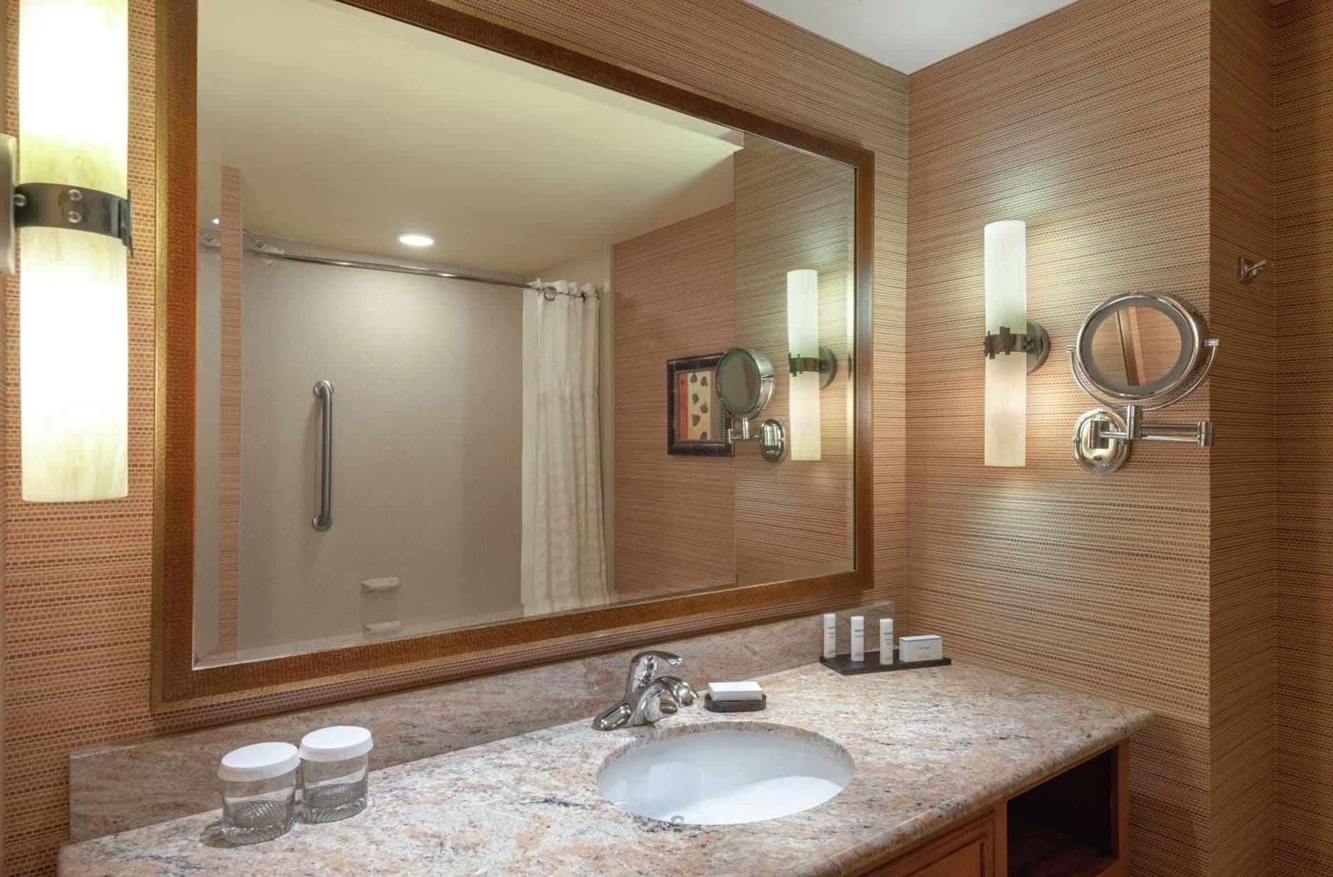 Embassy Suites Loveland Conference Center gallery photo in Loveland, CO — image 7