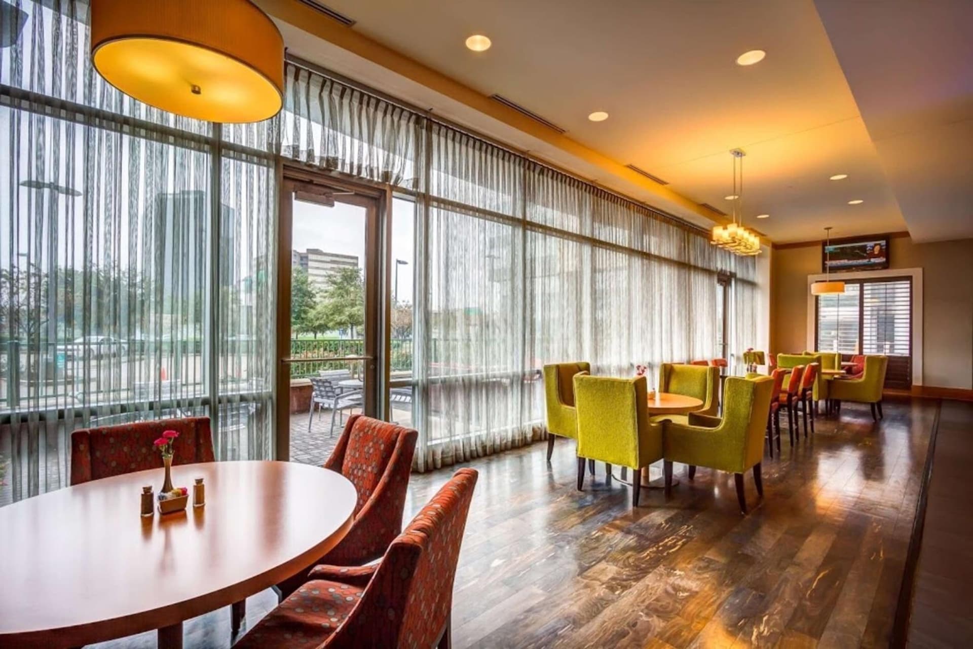 Embassy Suites by Hilton Houston-Energy Corridor interior in Houston, TX — gallery photo 2