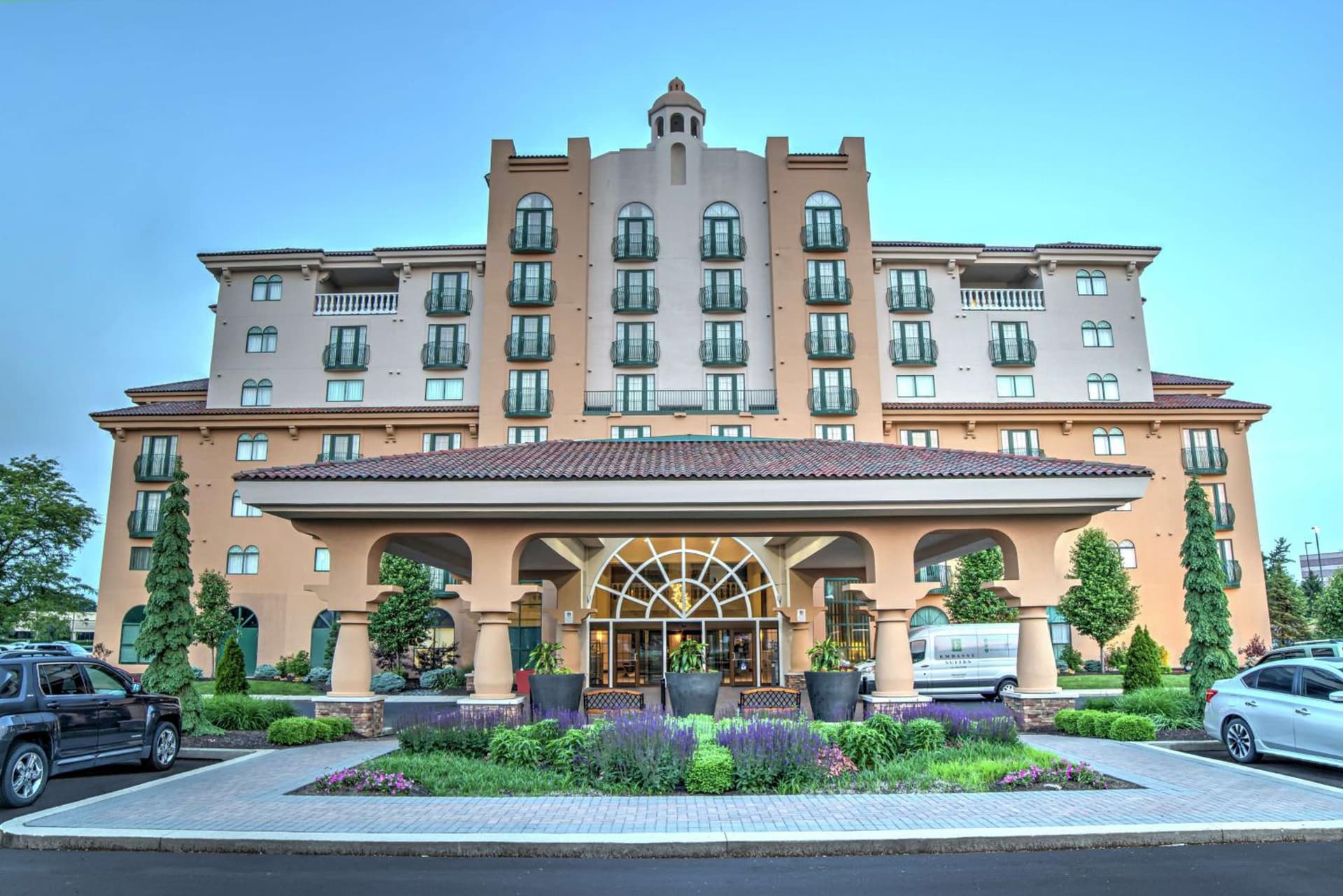 Embassy Suites by Hilton Indianapolis North interior in Indianapolis, IN — gallery photo 2