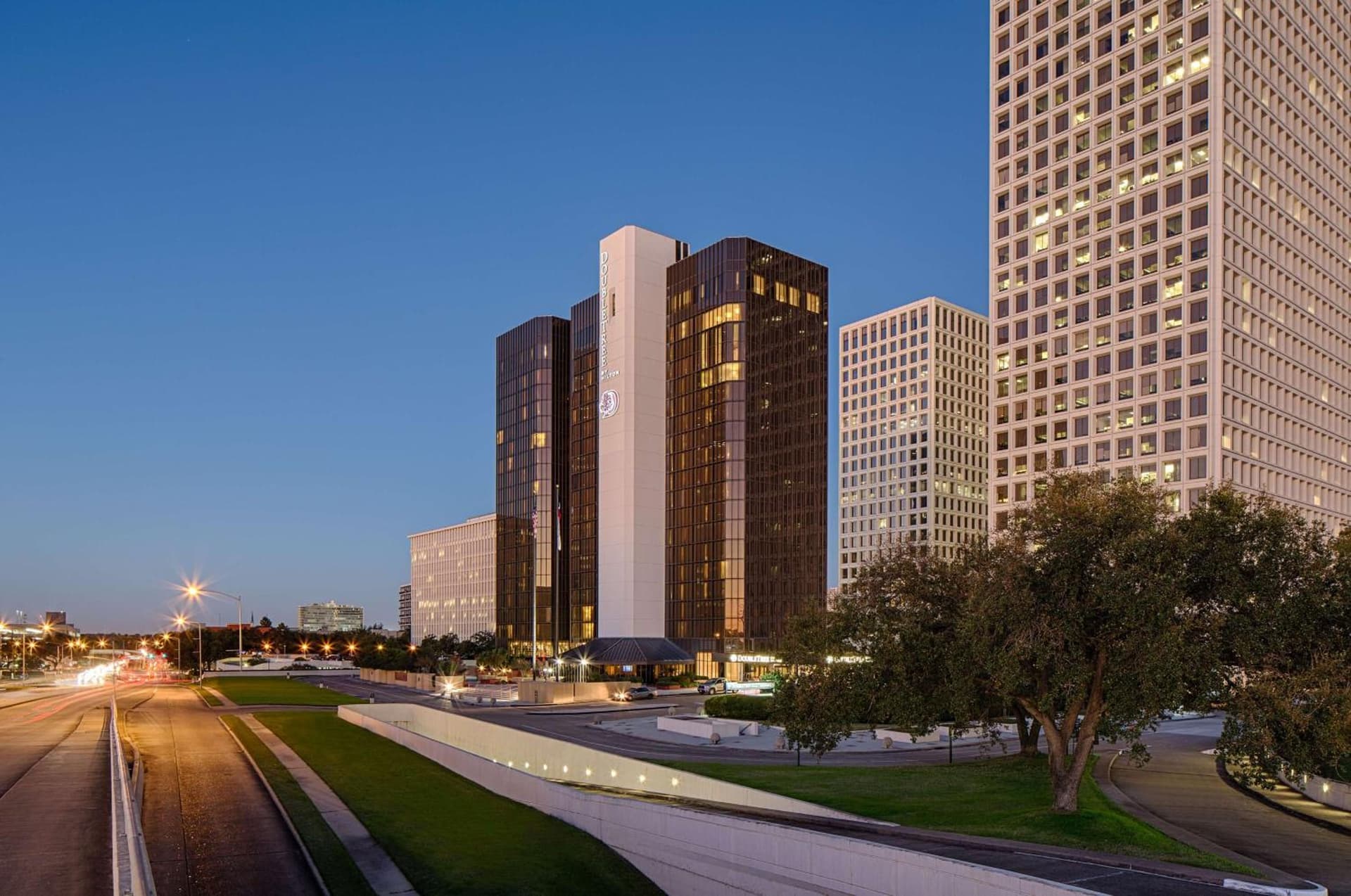 DoubleTree by Hilton Hotel Houston Greenway Plaza exterior or lobby in Houston, TX — main listing photo