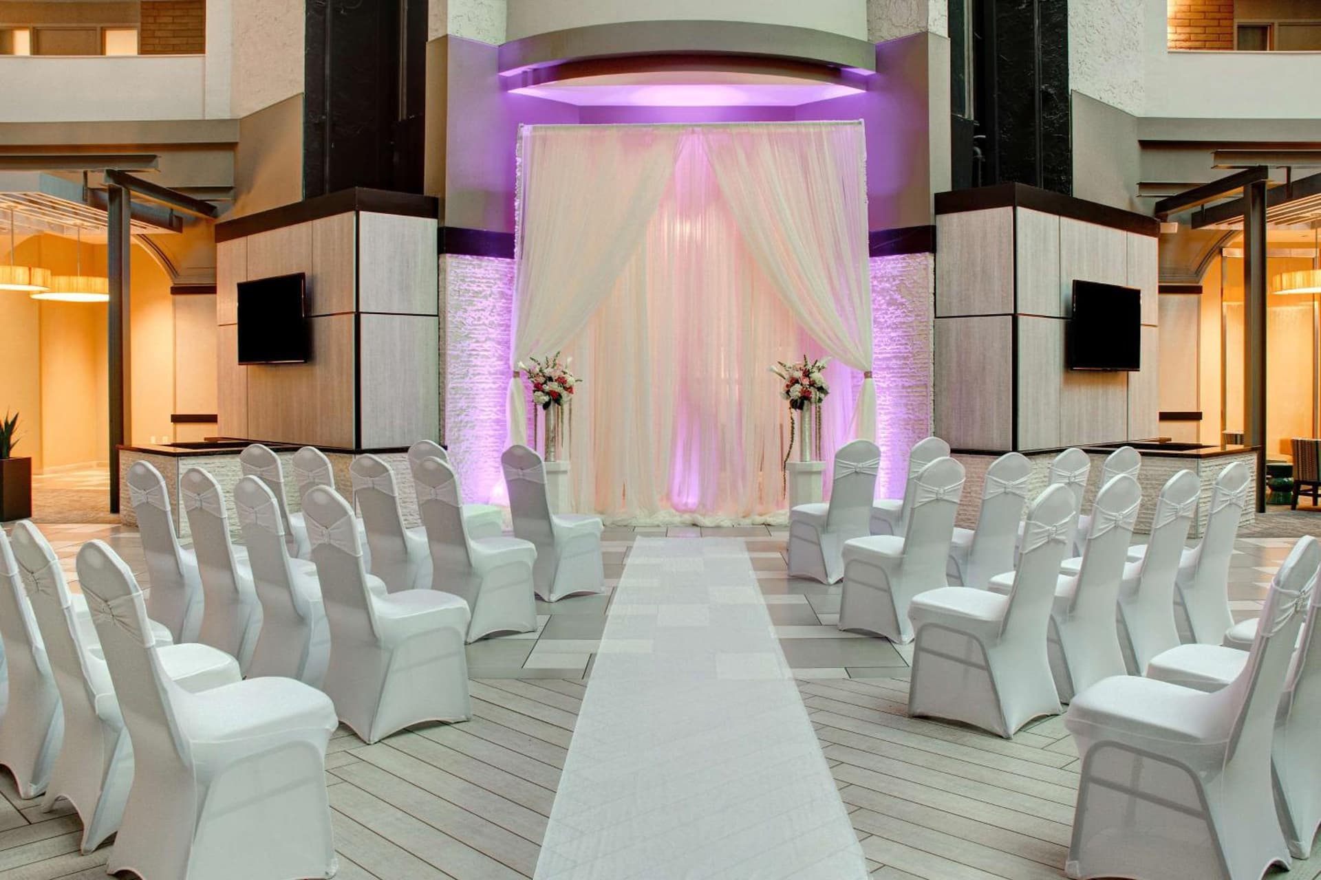Embassy Suites by Hilton Jacksonville Baymeadows gallery photo in Jacksonville, FL — image 9