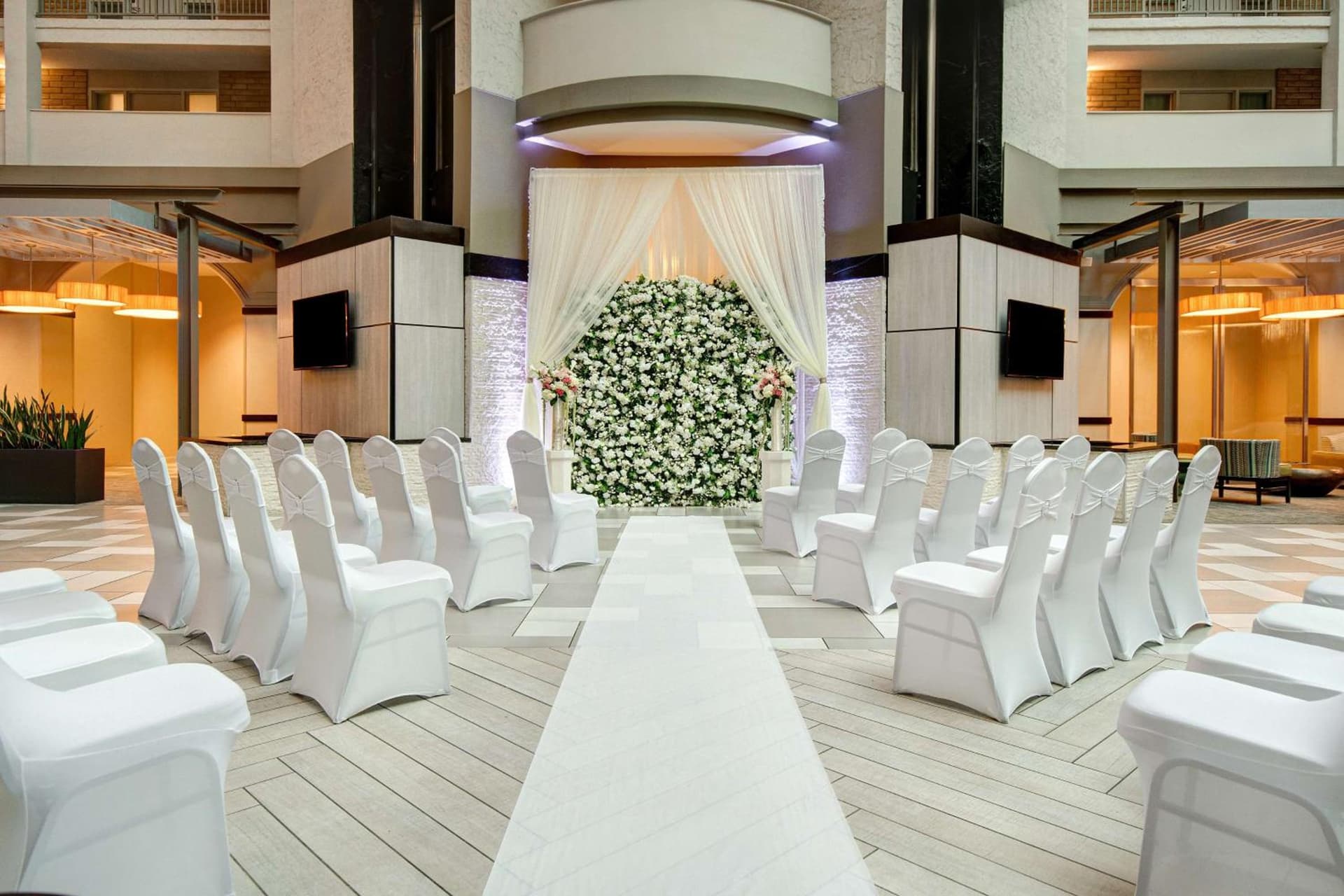 Embassy Suites by Hilton Jacksonville Baymeadows gallery photo in Jacksonville, FL — image 25