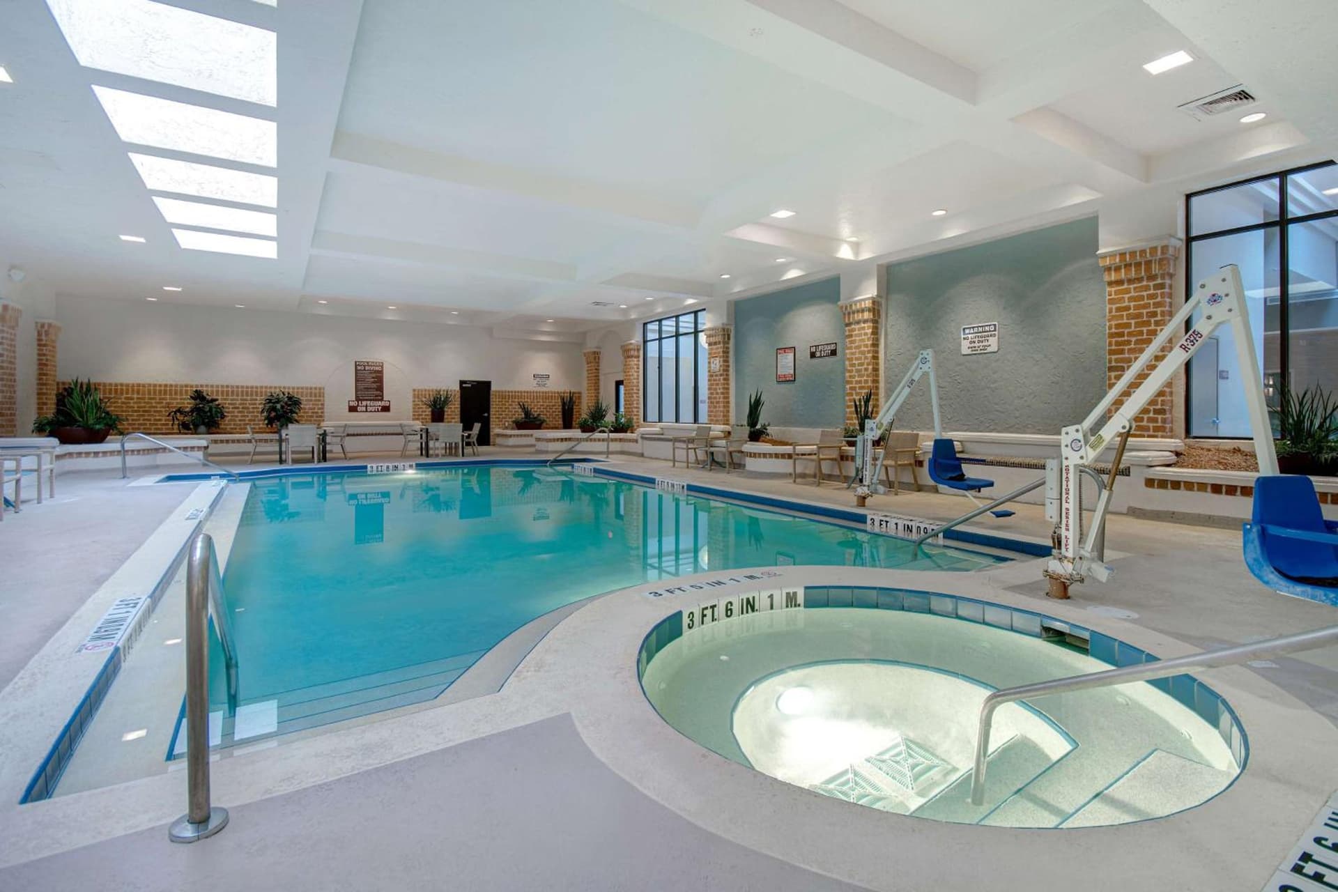 Embassy Suites by Hilton Jacksonville Baymeadows gallery photo in Jacksonville, FL — image 14