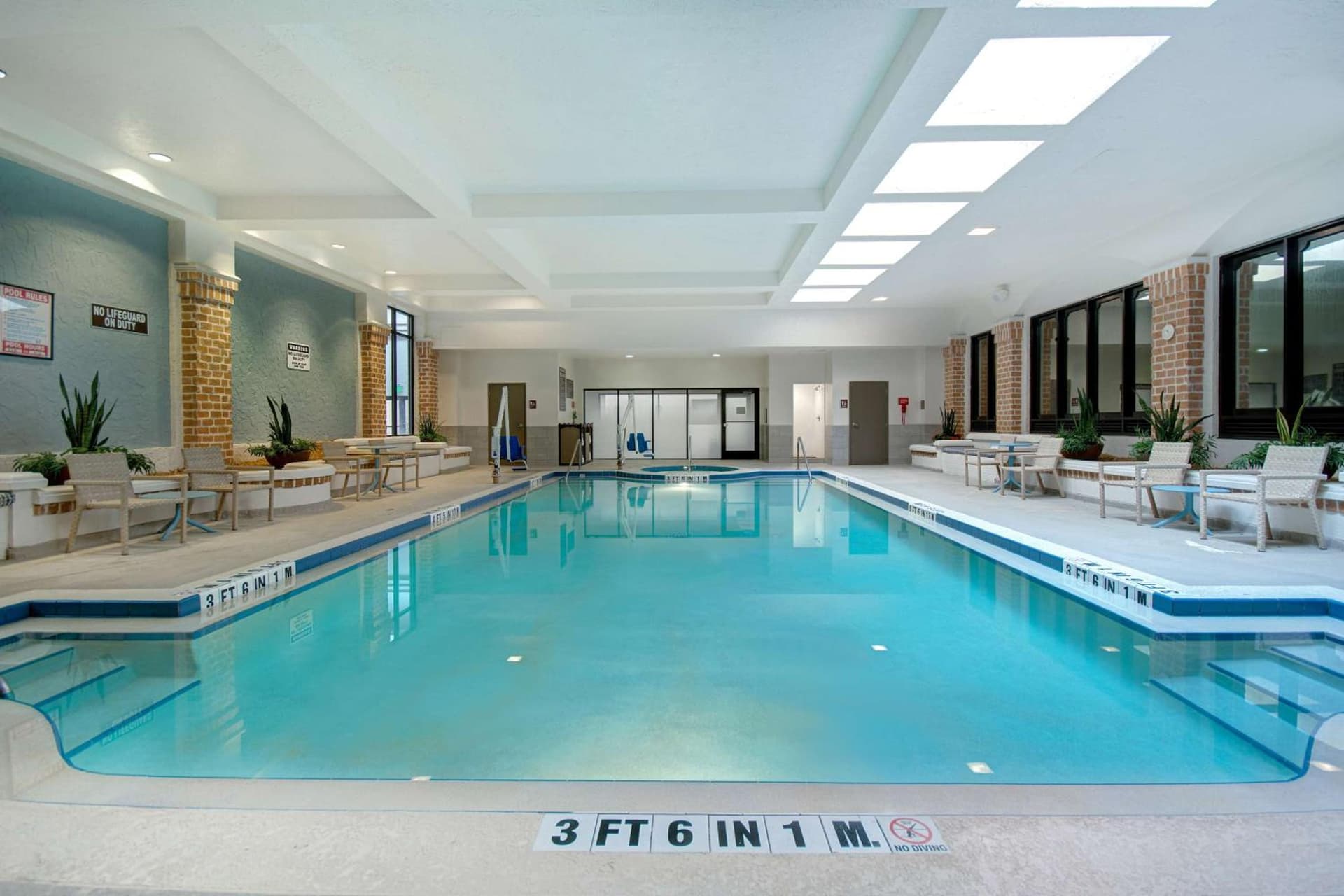 Embassy Suites by Hilton Jacksonville Baymeadows gallery photo in Jacksonville, FL — image 47