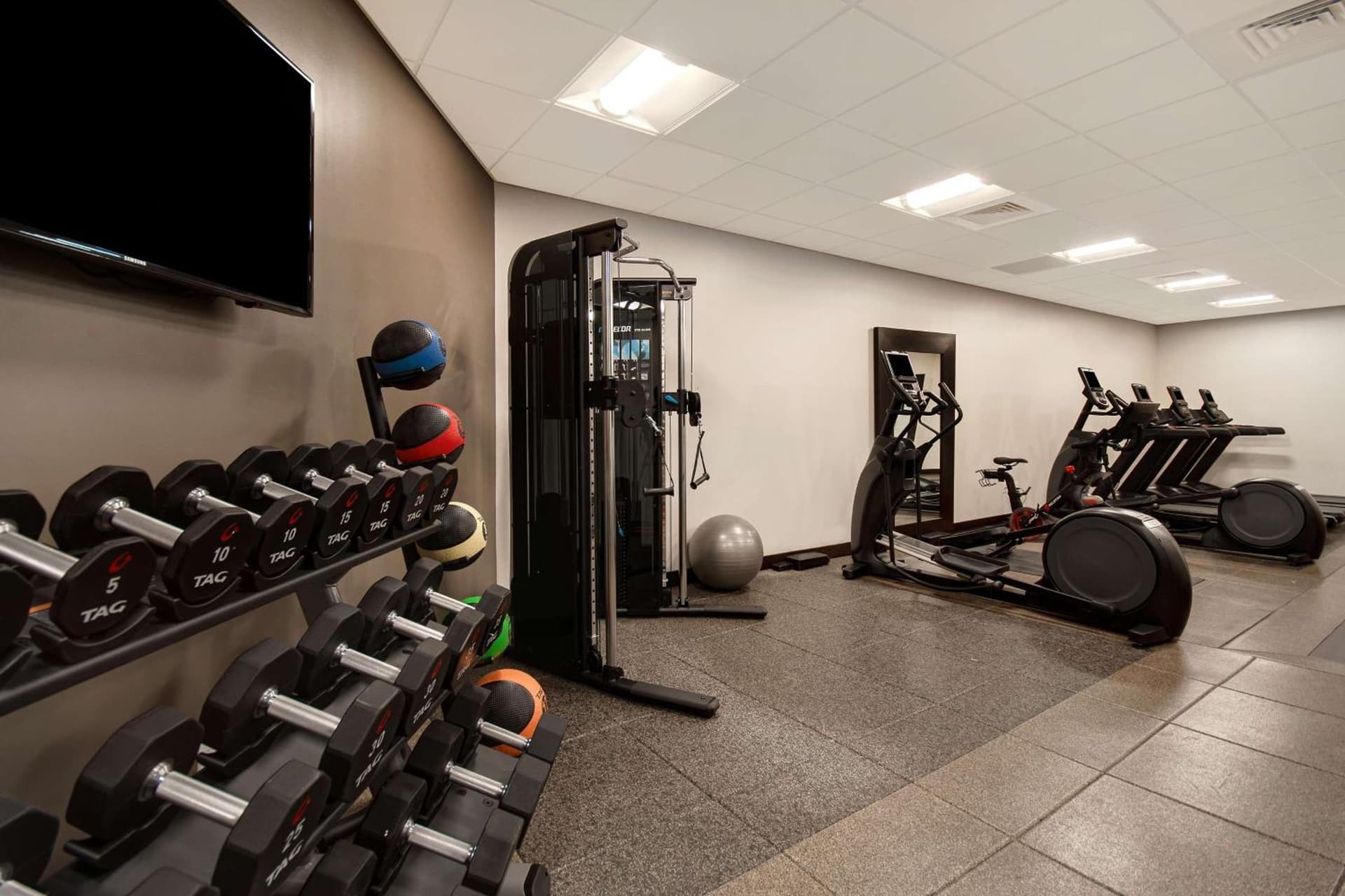Embassy Suites by Hilton Jacksonville Baymeadows gallery photo in Jacksonville, FL — image 54