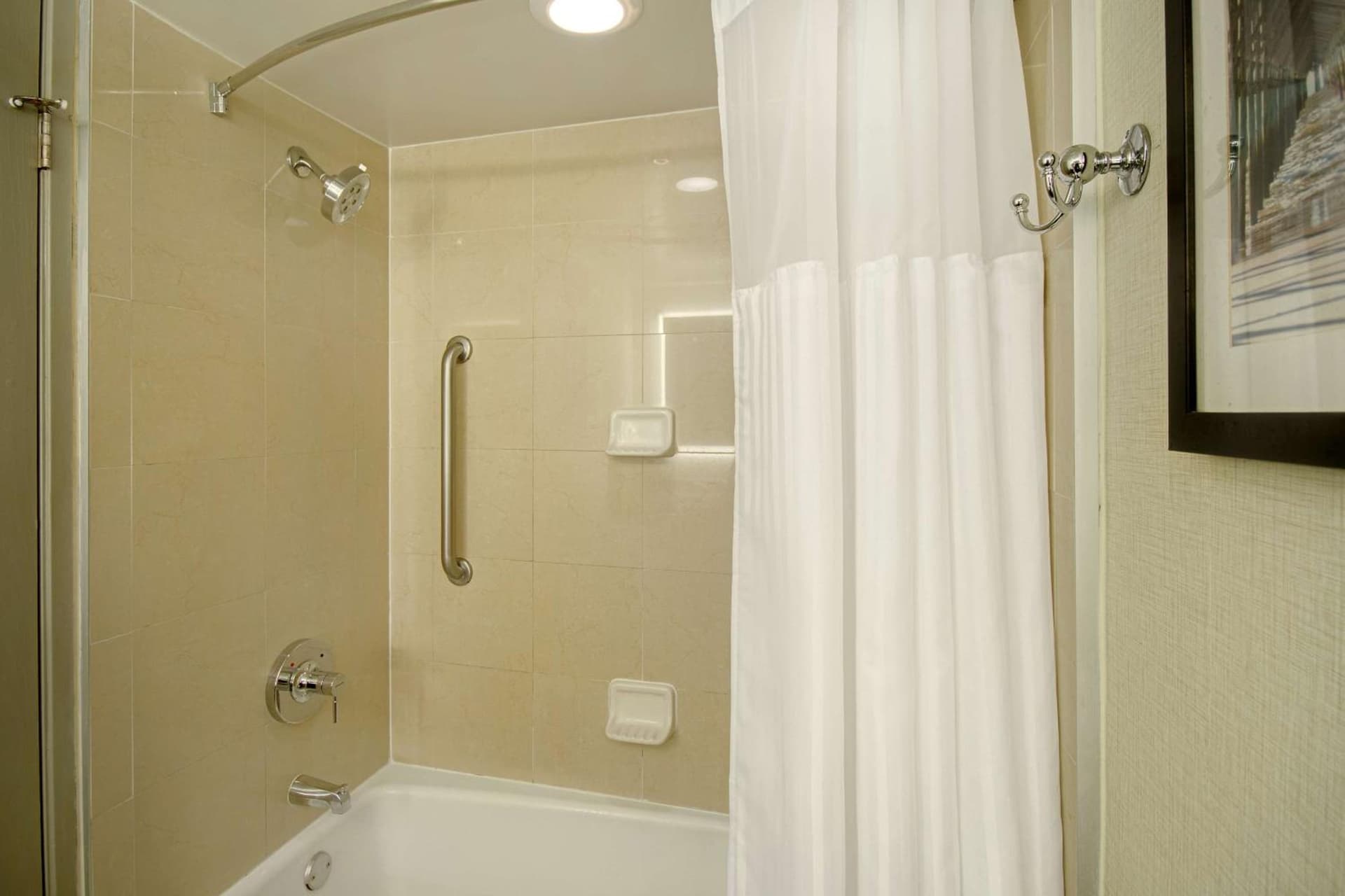 Embassy Suites by Hilton Jacksonville Baymeadows gallery photo in Jacksonville, FL — image 19