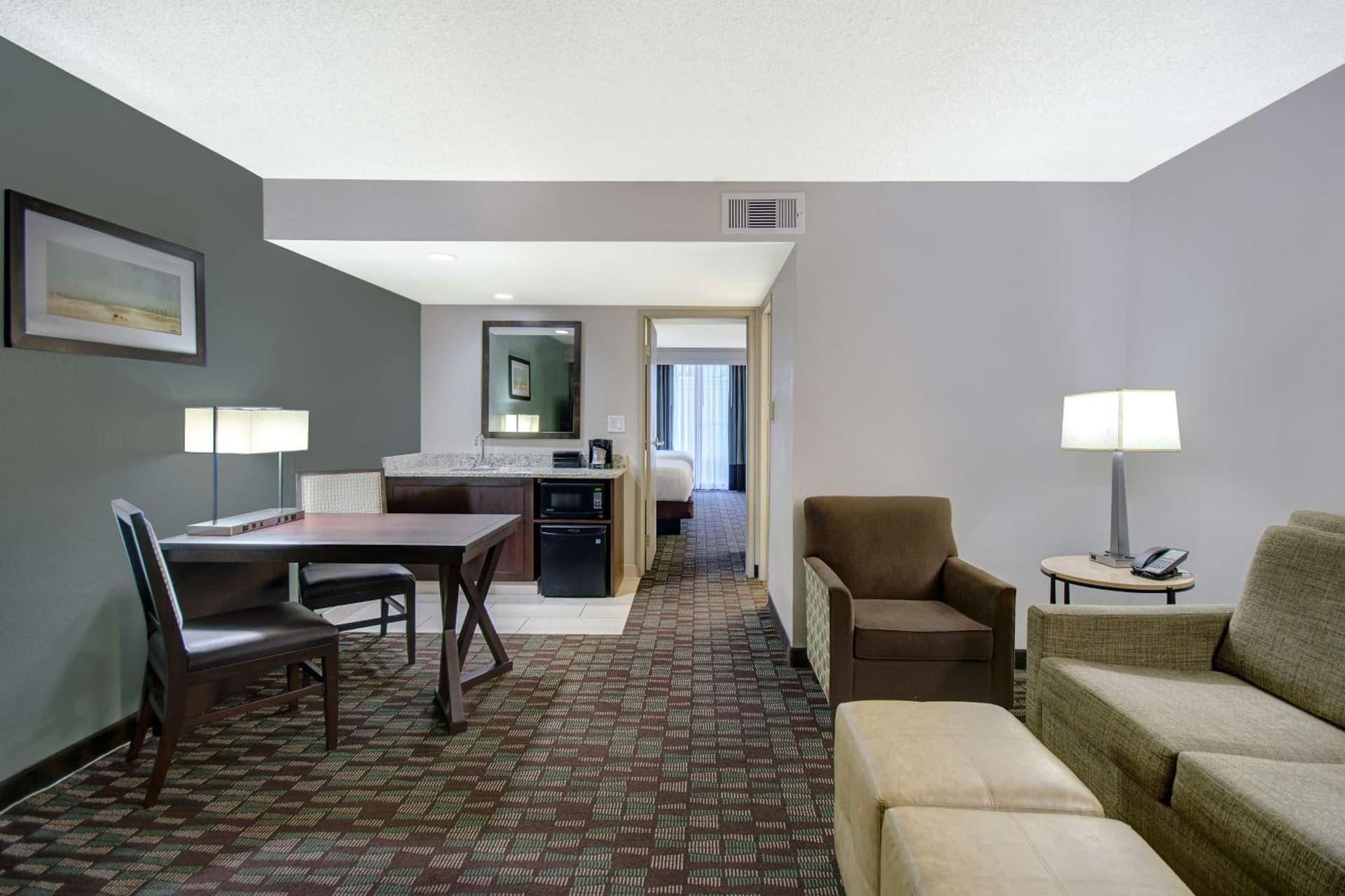 Embassy Suites by Hilton Jacksonville Baymeadows gallery photo in Jacksonville, FL — image 57