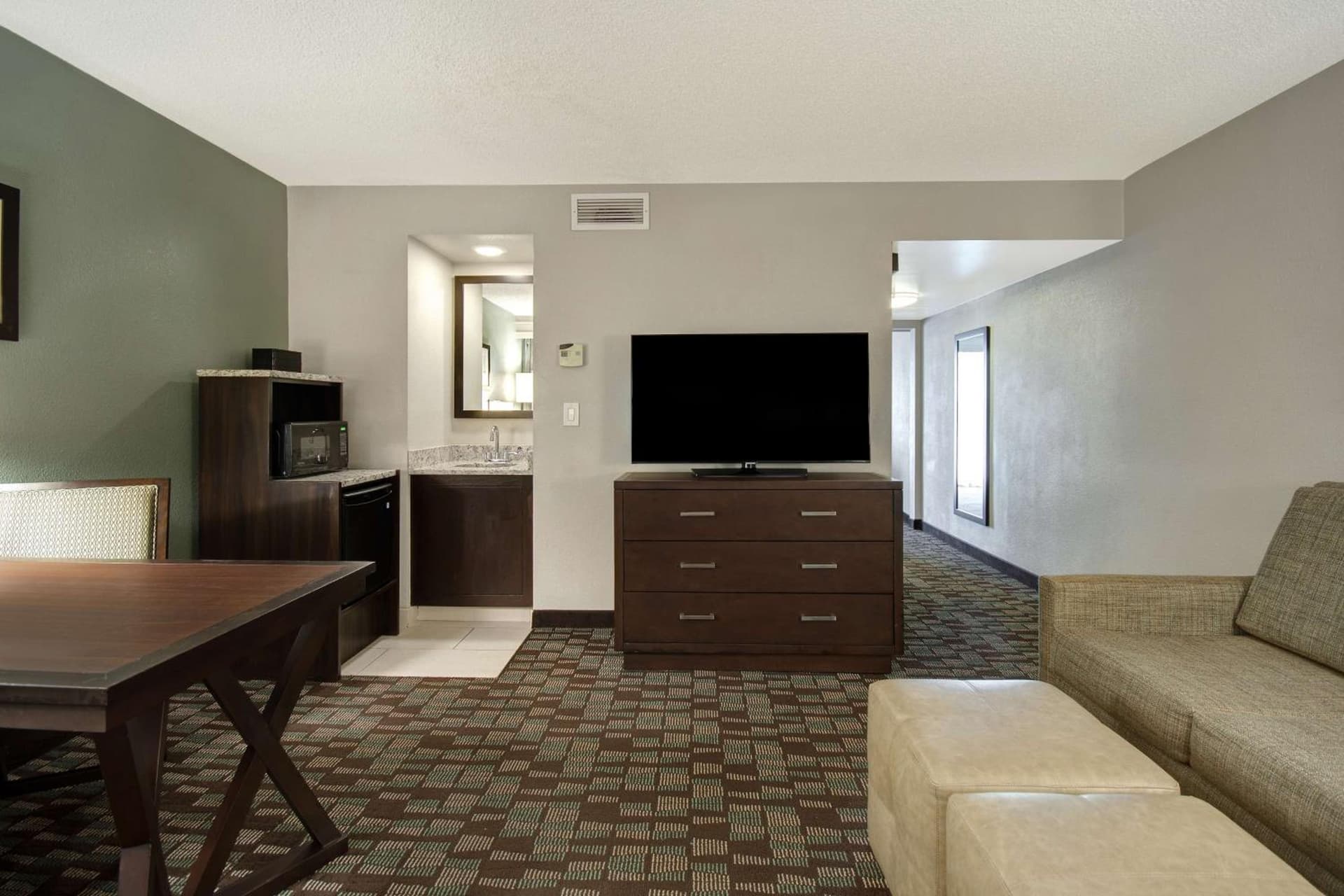 Embassy Suites by Hilton Jacksonville Baymeadows gallery photo in Jacksonville, FL — image 70