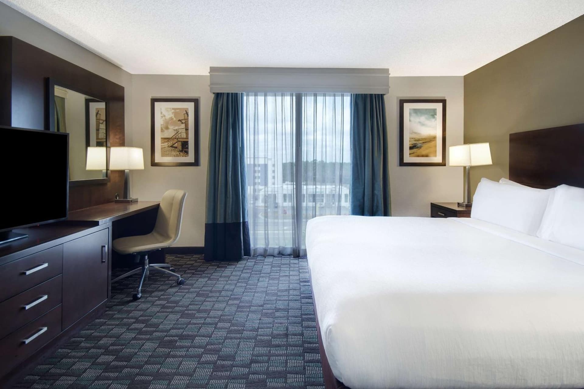 Embassy Suites by Hilton Jacksonville Baymeadows gallery photo in Jacksonville, FL — image 64
