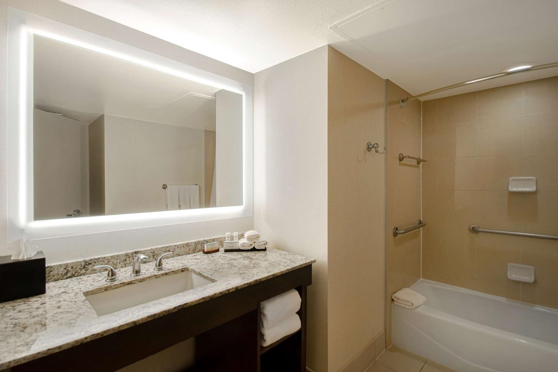 Embassy Suites by Hilton Jacksonville Baymeadows gallery photo in Jacksonville, FL — image 73