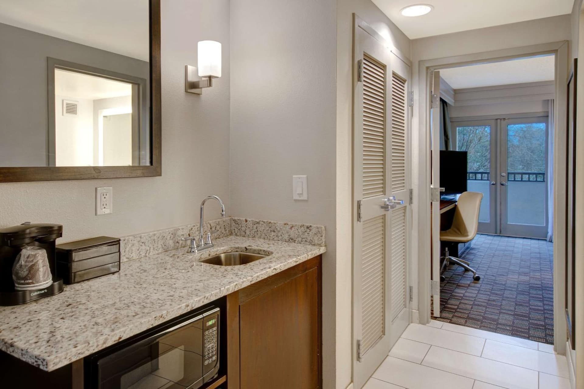 Embassy Suites by Hilton Jacksonville Baymeadows gallery photo in Jacksonville, FL — image 59