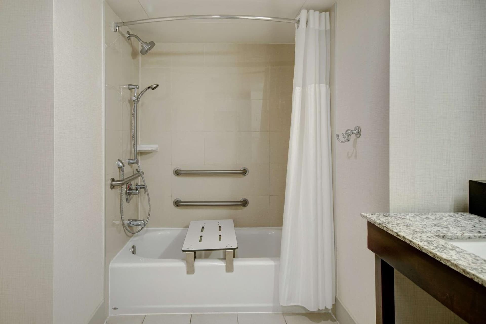 Embassy Suites by Hilton Jacksonville Baymeadows gallery photo in Jacksonville, FL — image 37