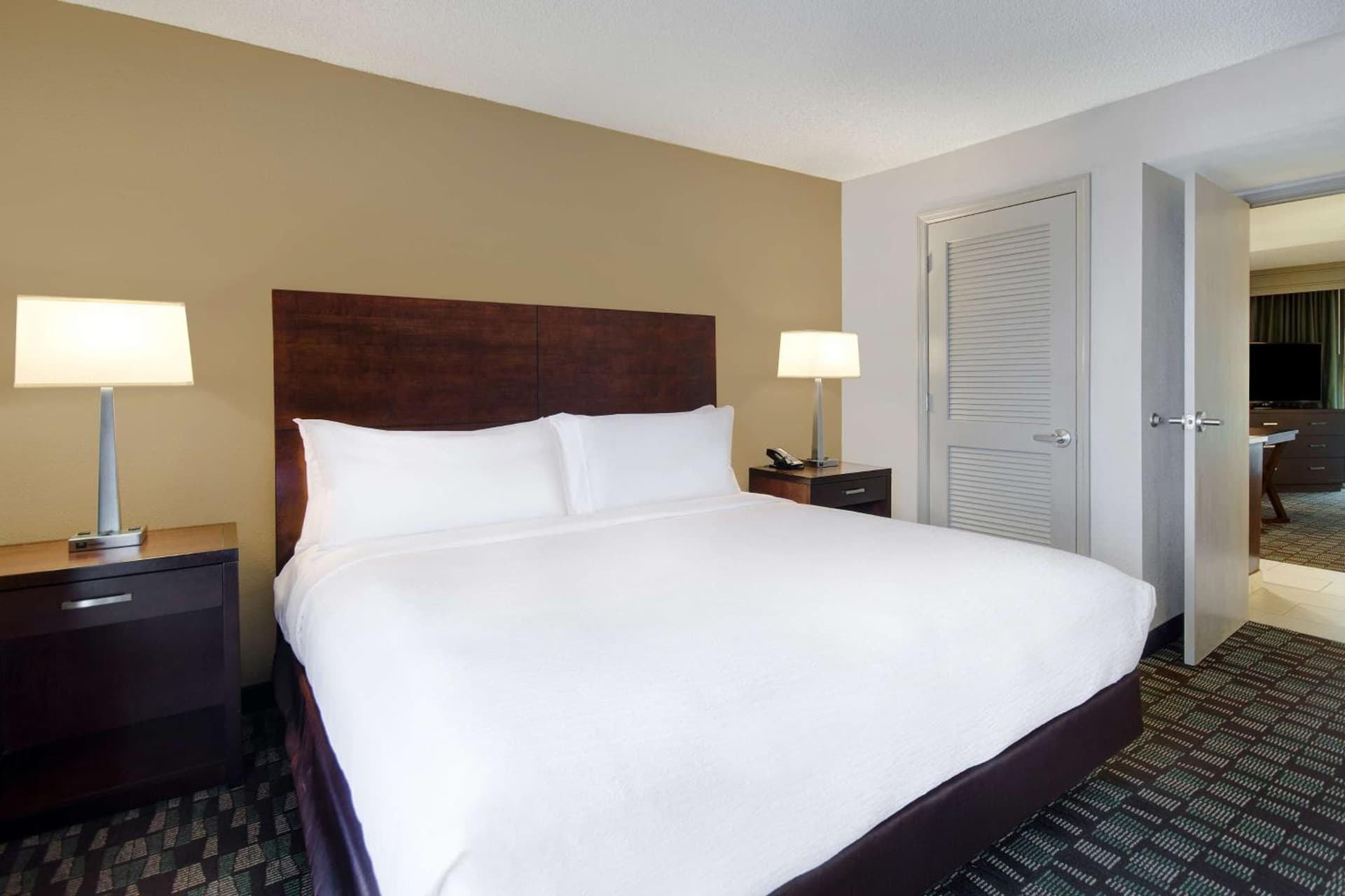 Embassy Suites by Hilton Jacksonville Baymeadows gallery photo in Jacksonville, FL — image 52